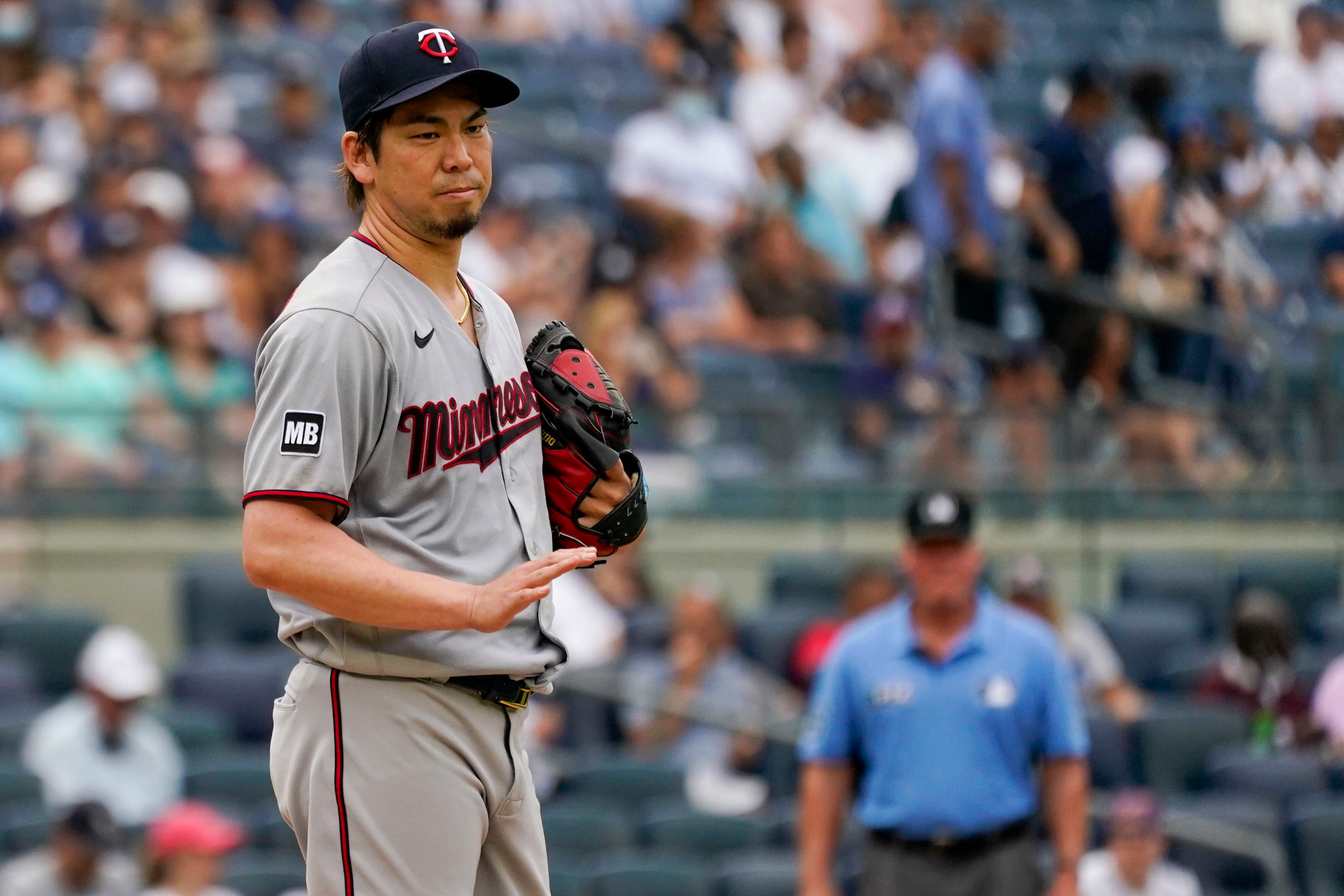 Astudillo's bat woke up in Japan