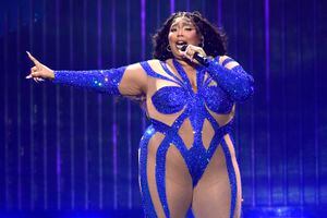 Lizzo Honors Tina Turner With 'Proud Mary' Cover on Stage