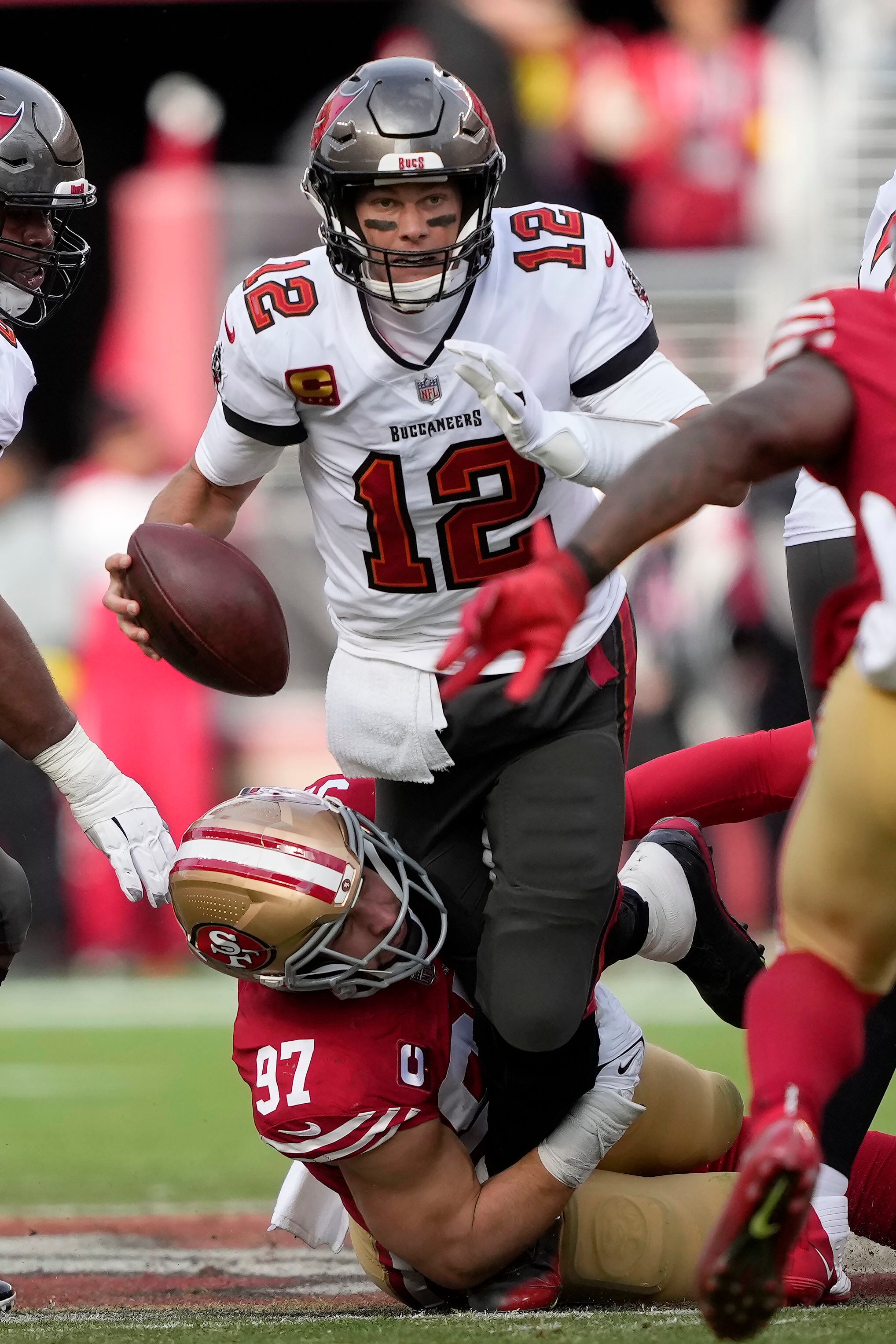 Purdy outshines Brady in 1st start as 49ers beat Bucs 35-7