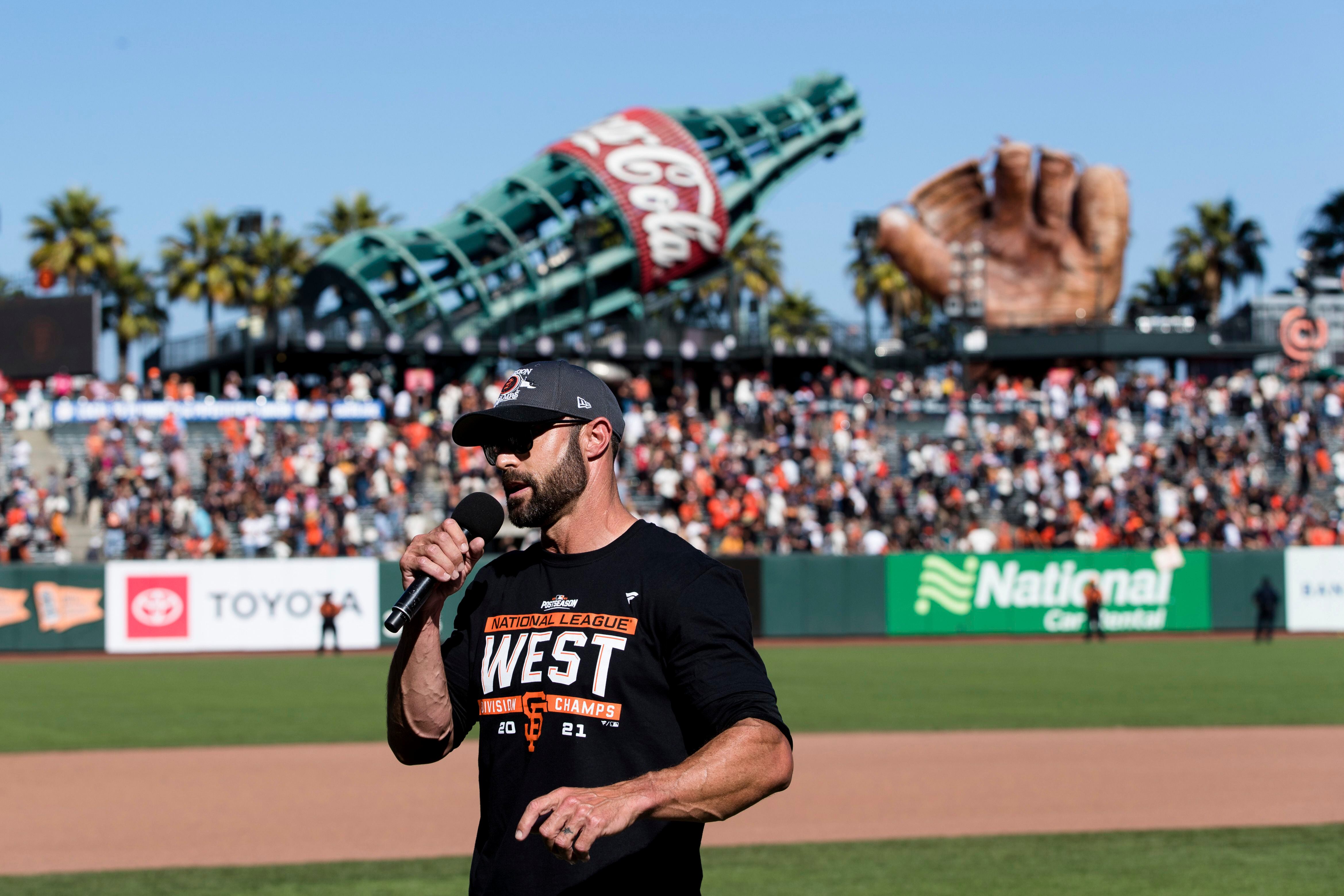 Giants beat Padres, win NL West title on season's final day