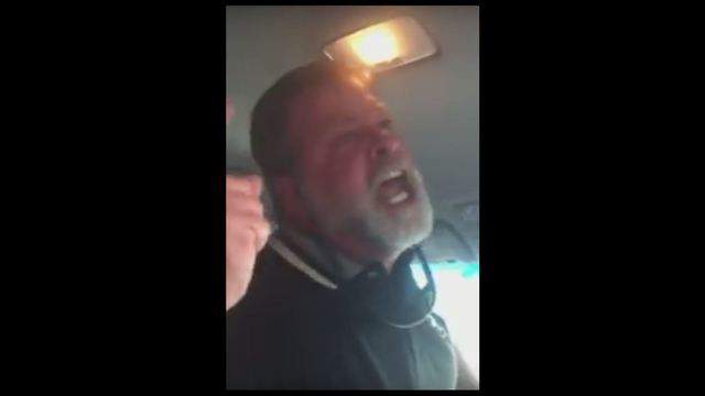 Uber Driver Screams At Passenger Who Won T Get Out Of His Car