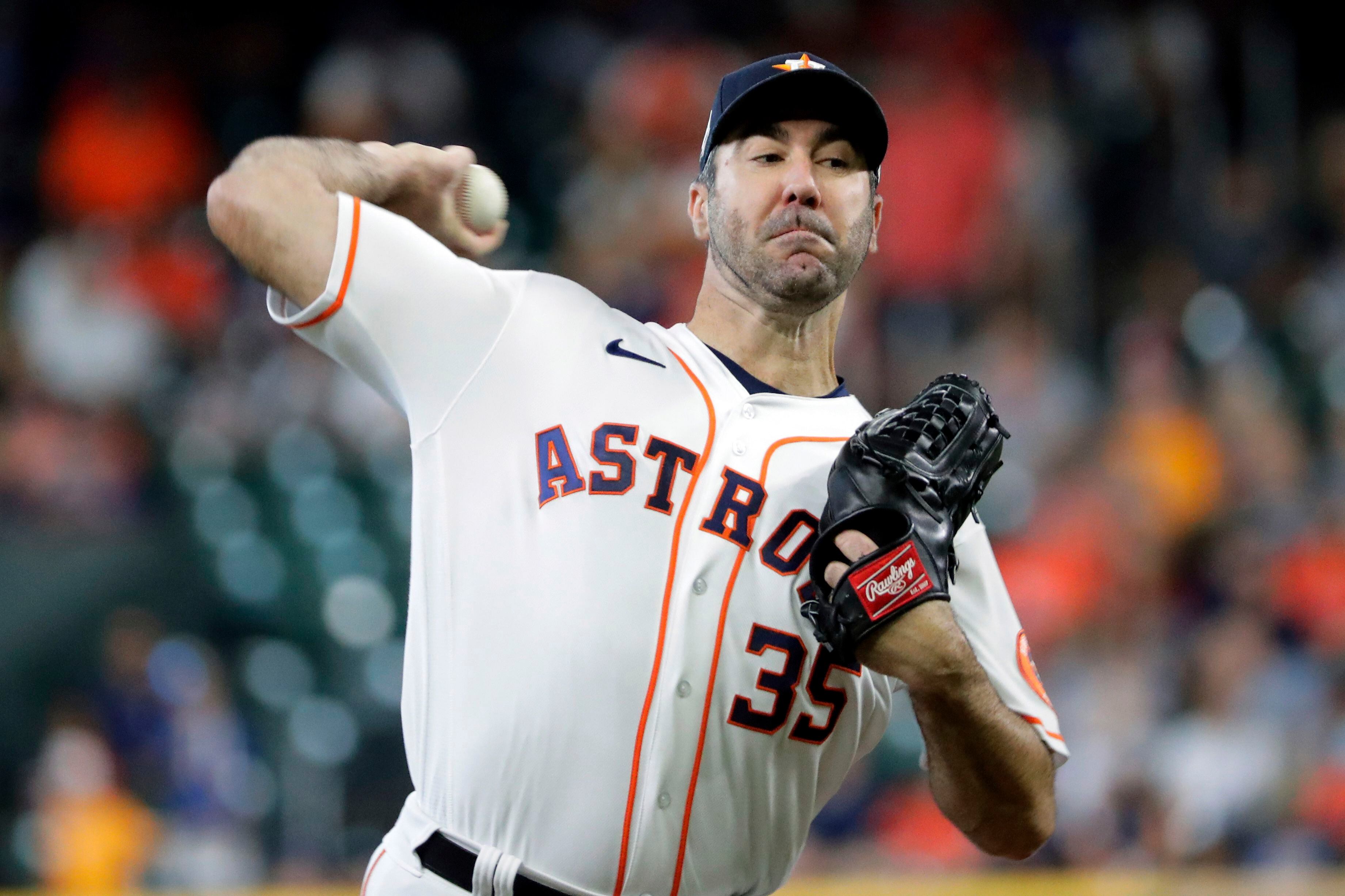 Astros win behind Vintage Verlander, and Home Runs 