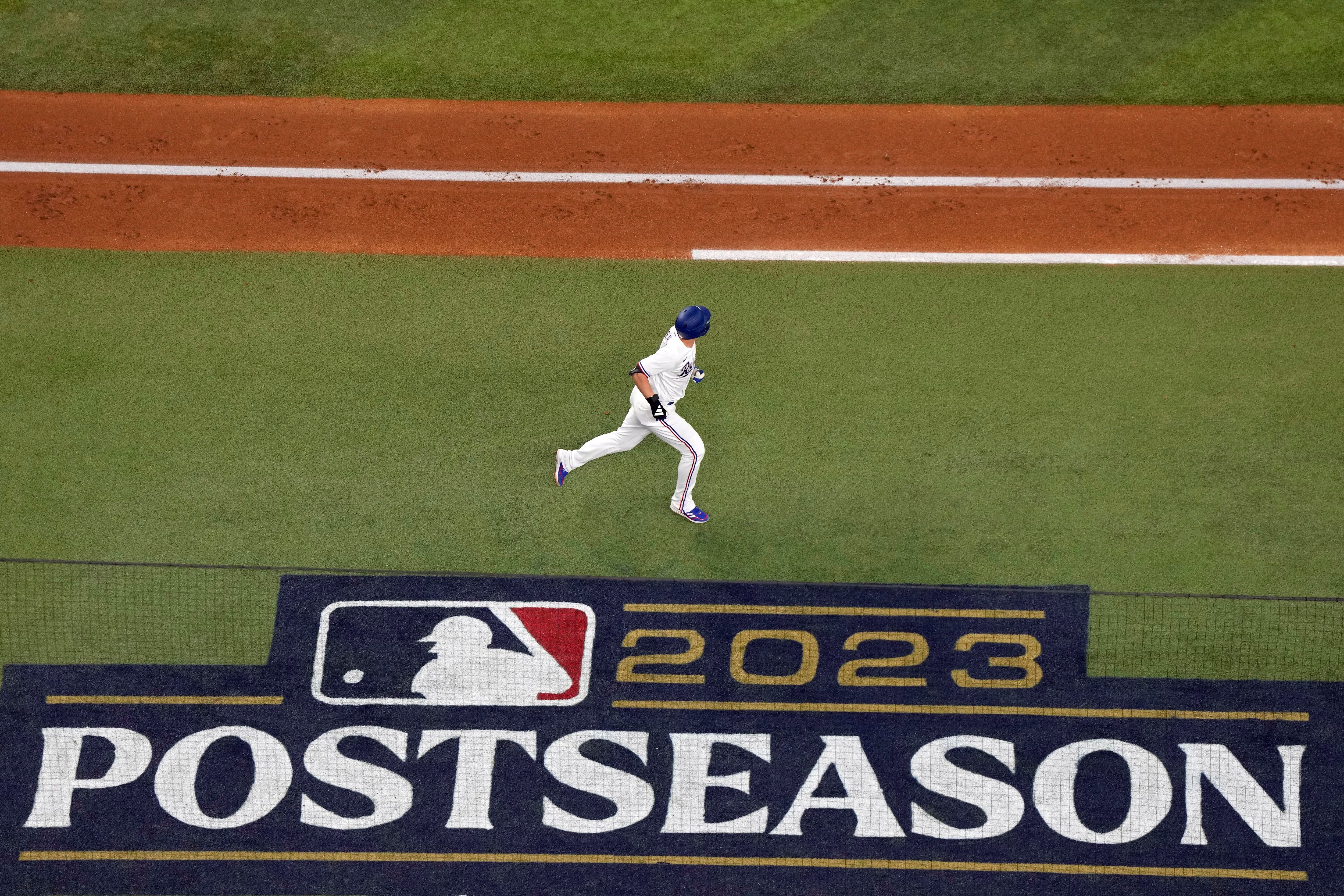 Open up: Rangers' retractable roof open for Game 4 of ALCS against Astros