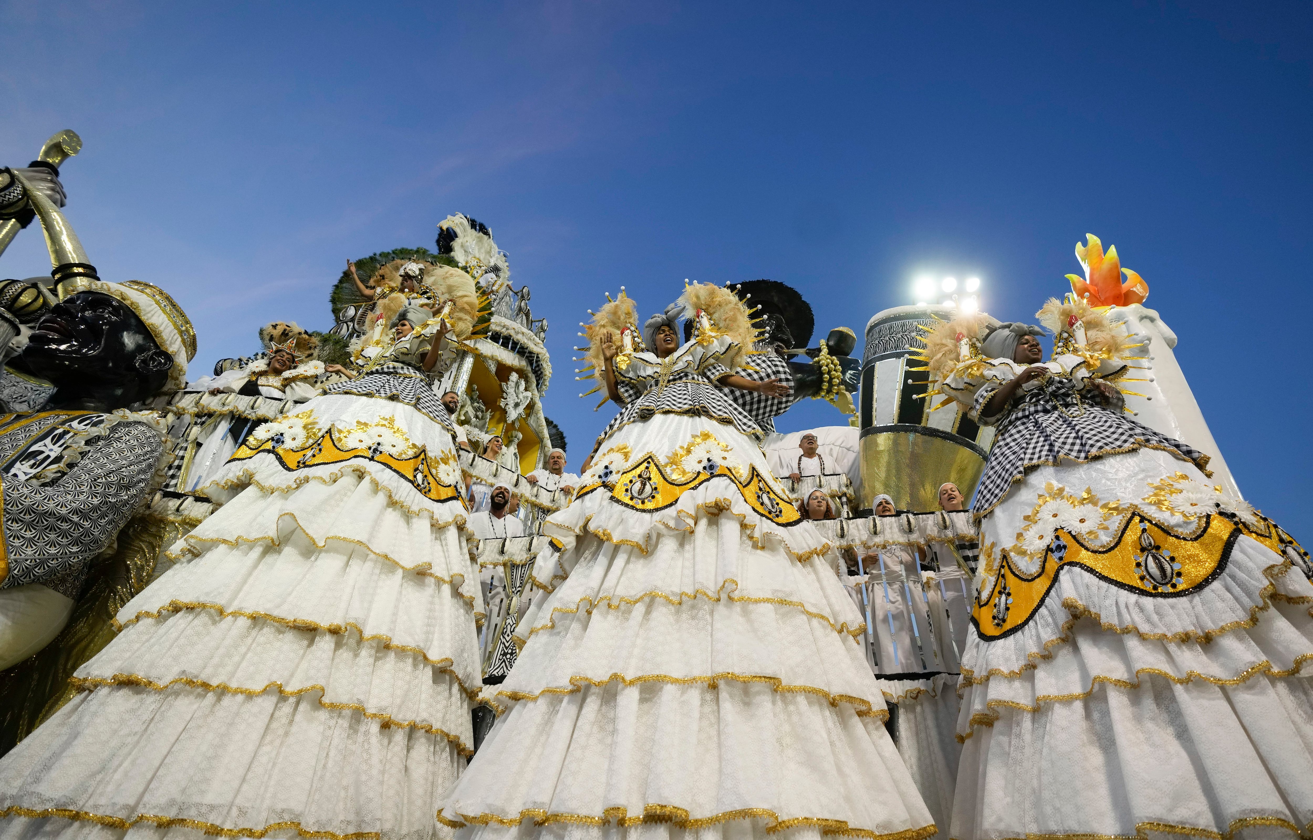 Rio's Carnival parade returns after long pandemic hiatus 