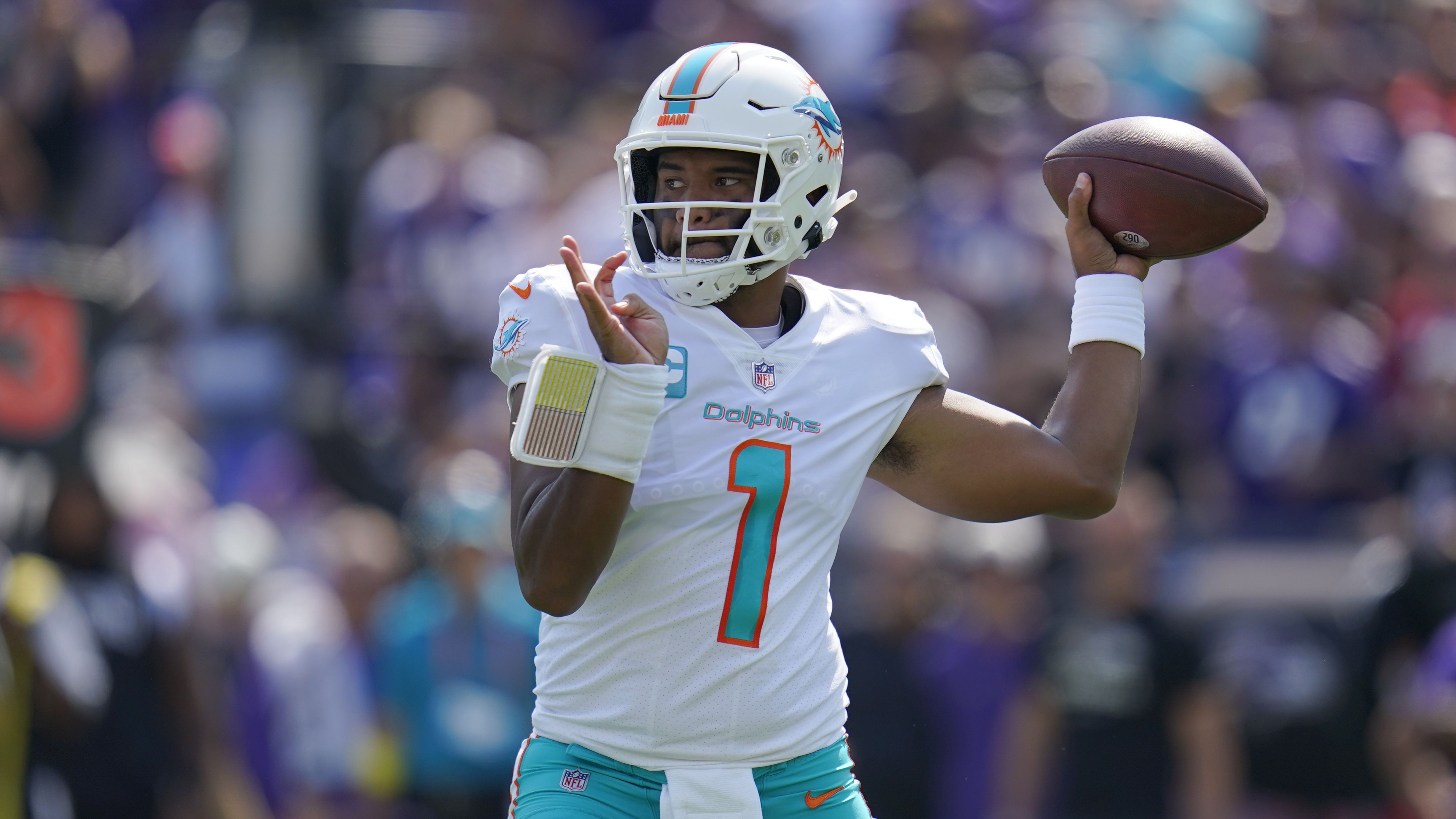 Miami Dolphins QB Tua Tagovailoa wins AFC Offensive Player of the Month -  The Phinsider