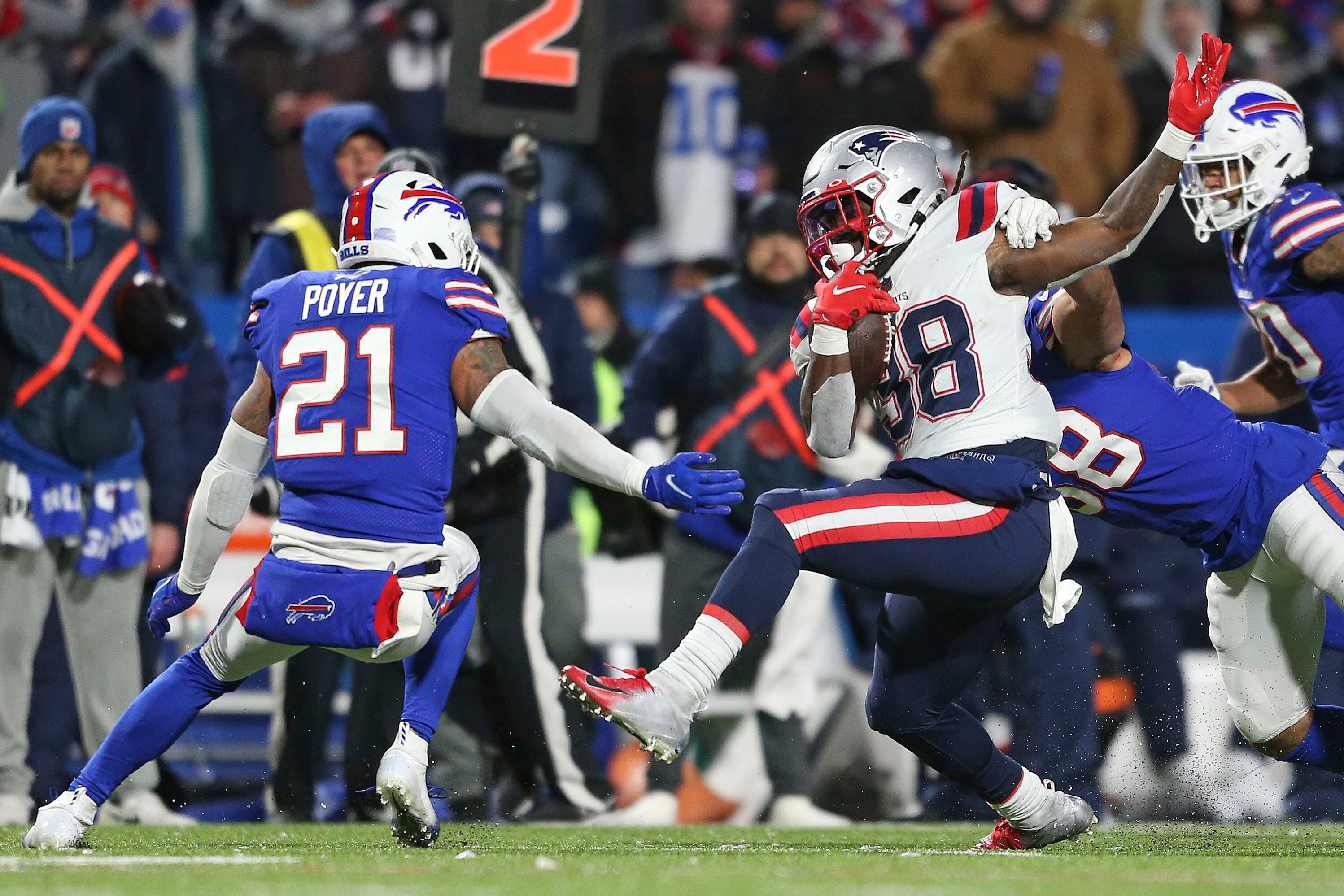 Patriots out-run Bills in 14-10 win in blustery conditions - The Globe and  Mail