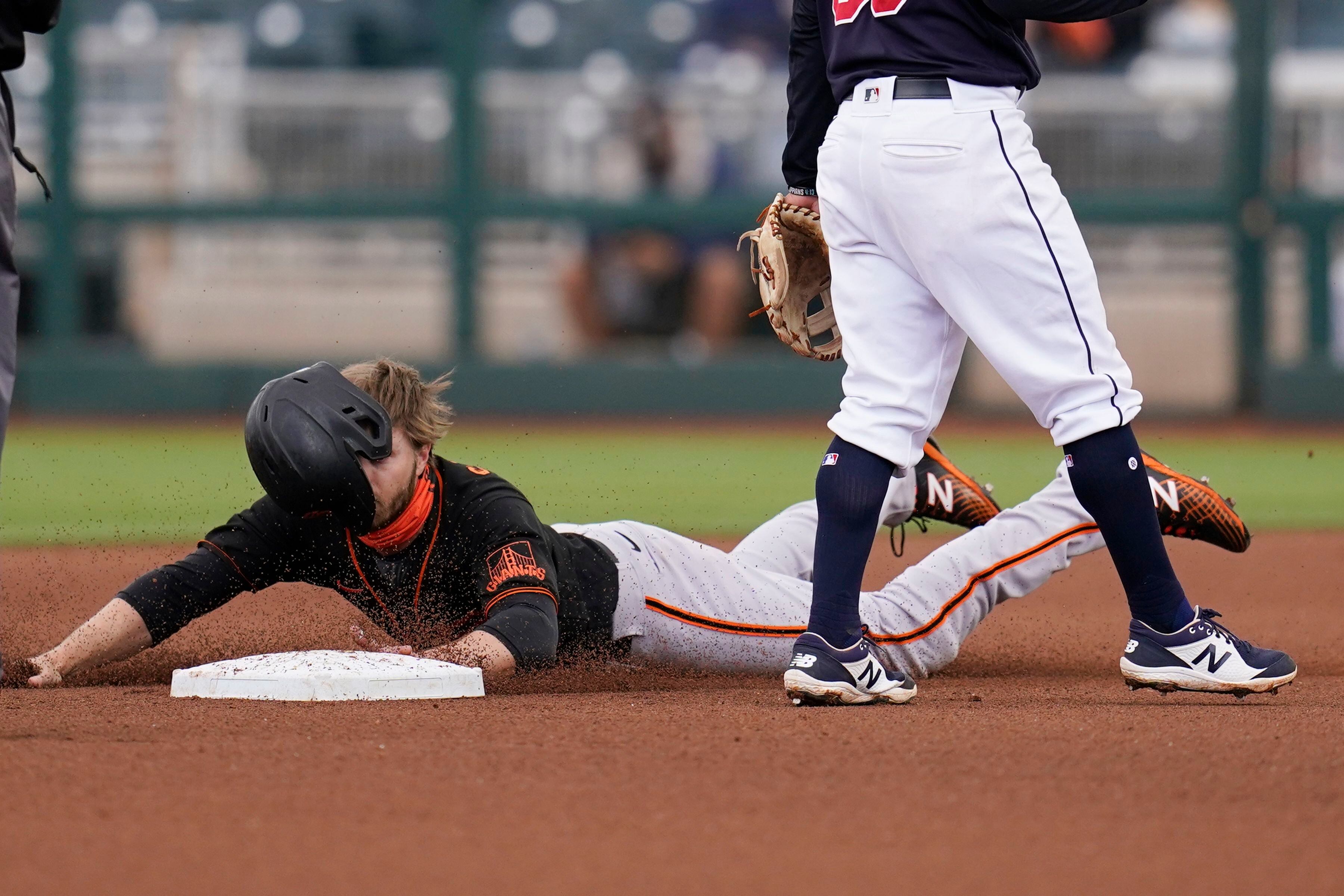 Yastrzemski, Giants win 3-2 over Padres; Tatis injured