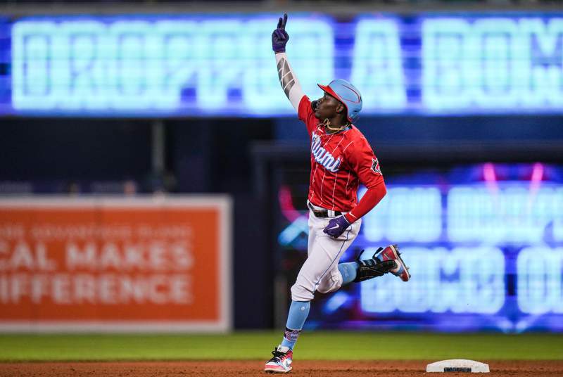 Guerrero powers Jays' return to Buffalo; beat Marlins 5-1