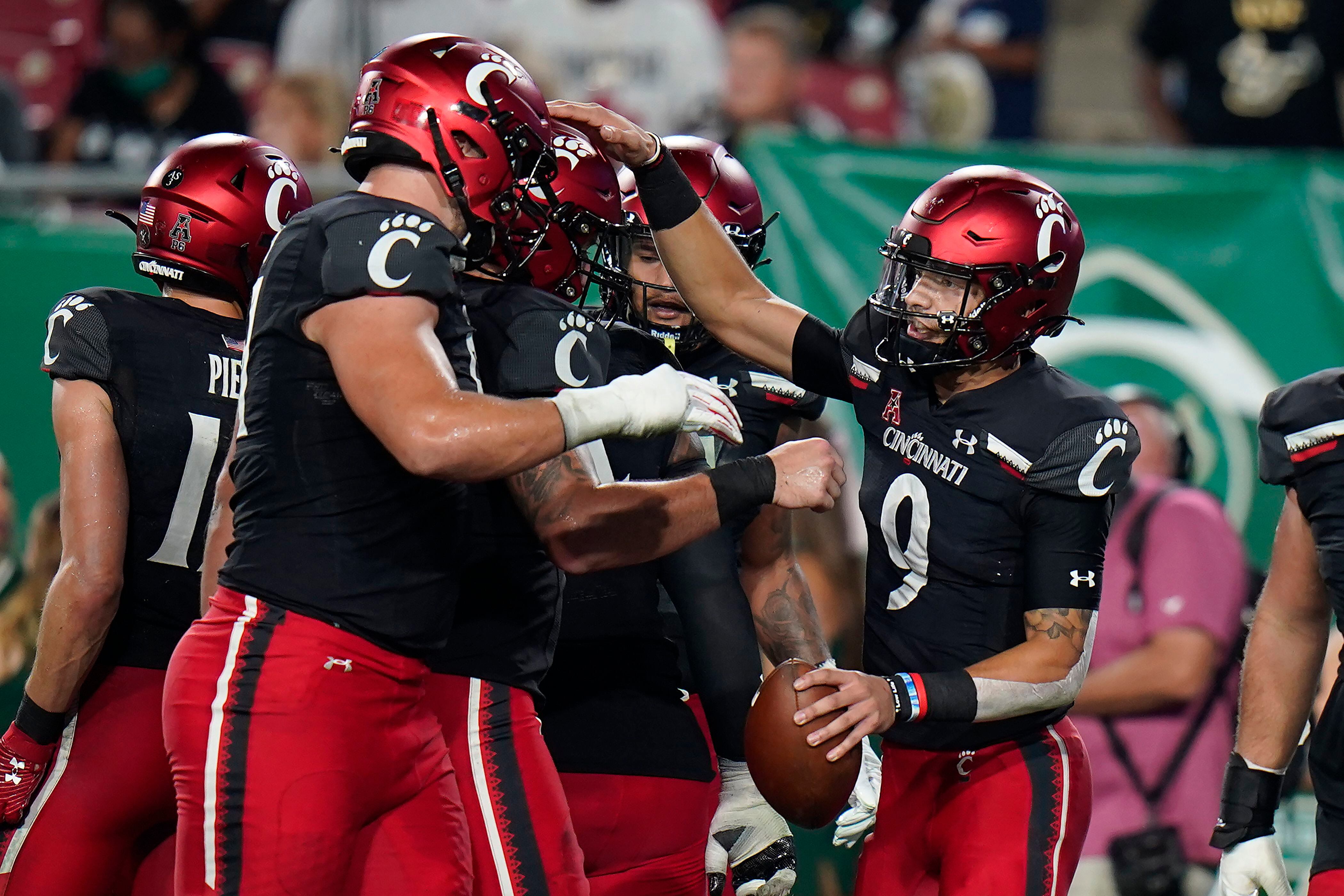 WATCH: Former Bearcat Ford scores first career touchdown on Monday Night  Football