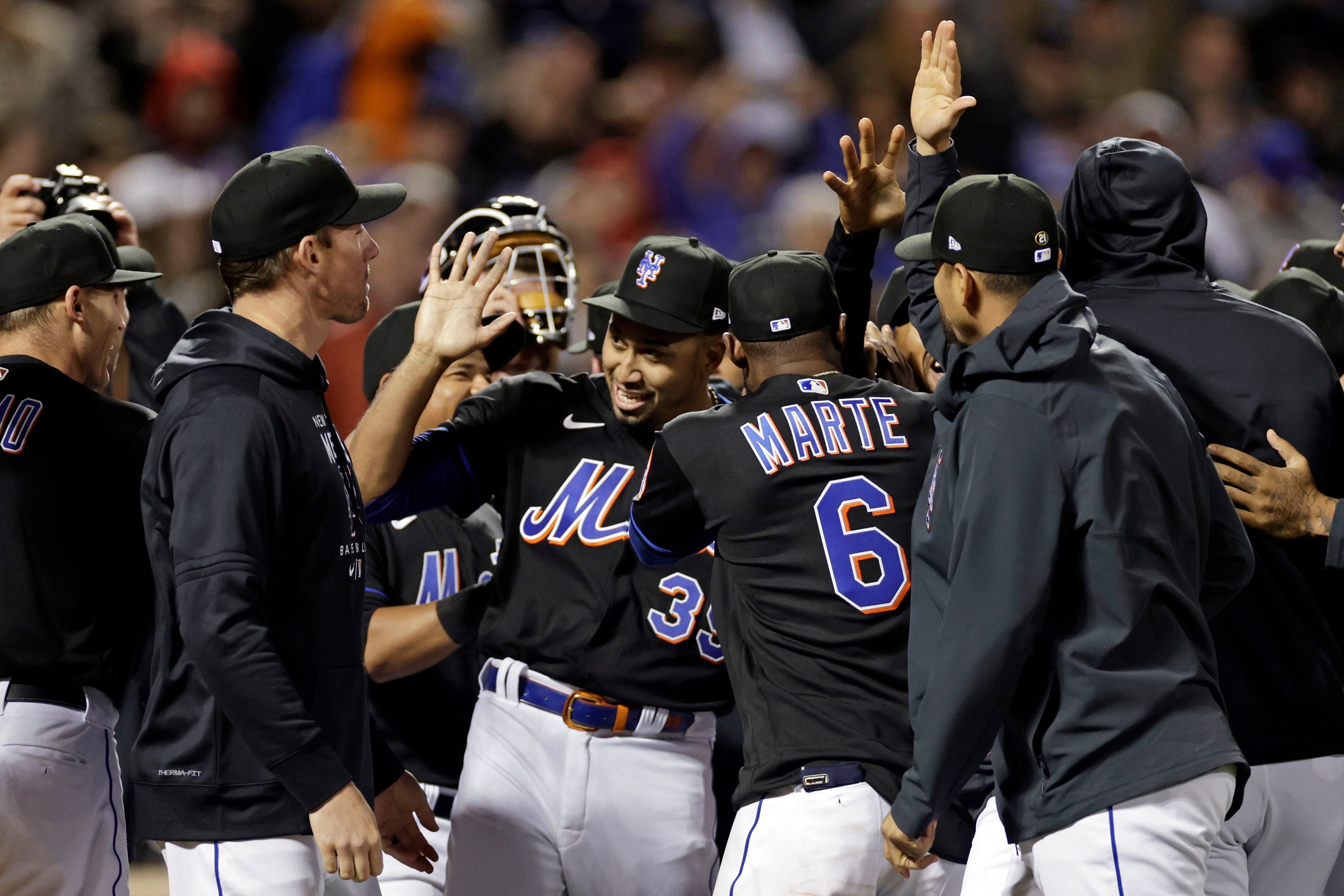 Nolan Arenado Is Introduced by St. Louis and Mourned by Colorado - The New  York Times