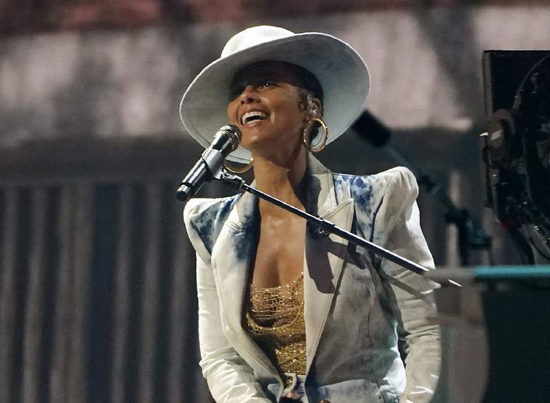 Report: Alicia Keys to perform national anthem at Super Bowl - Los