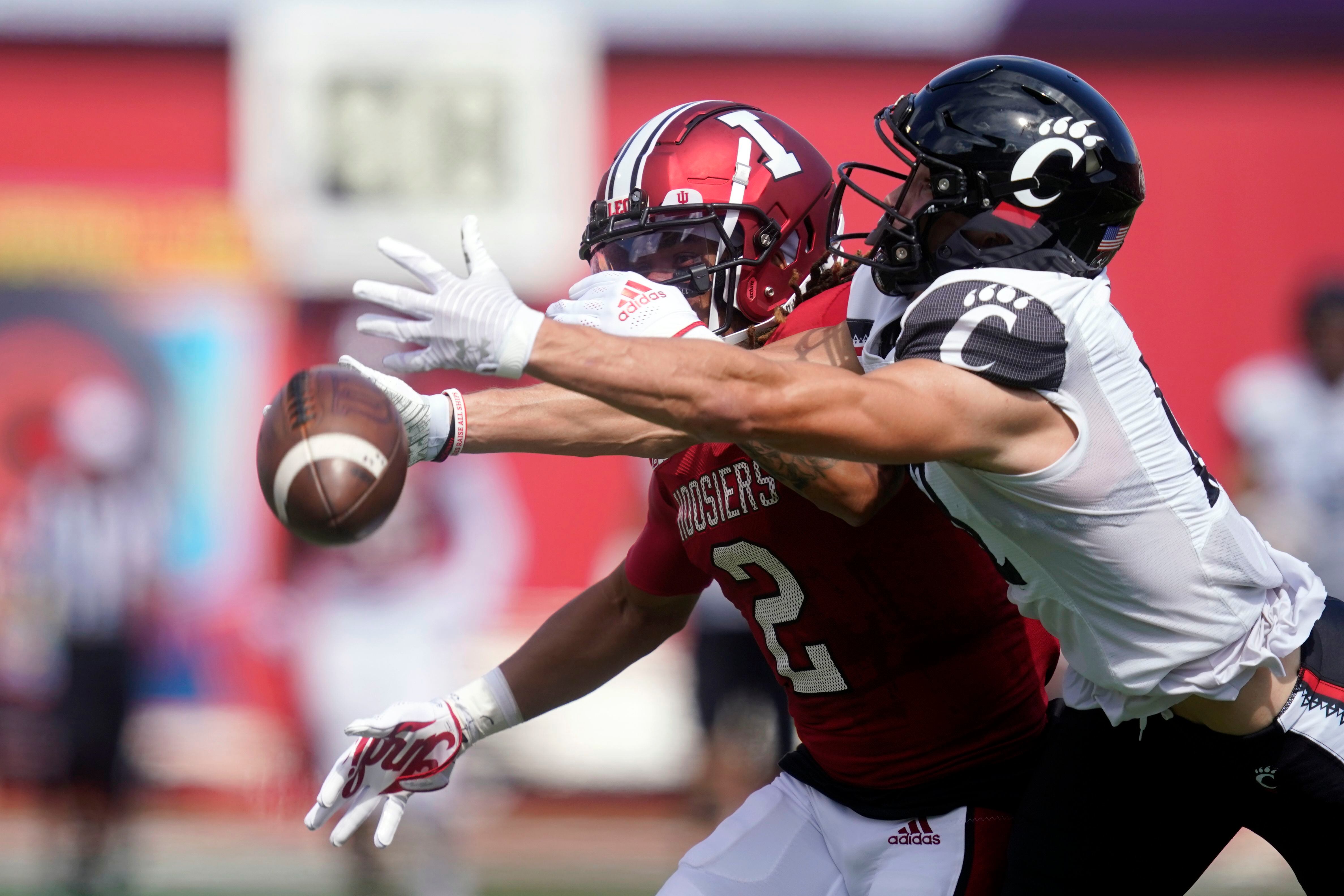 Cincinnati rallies past Indiana after star linebacker Micah McFadden ejected