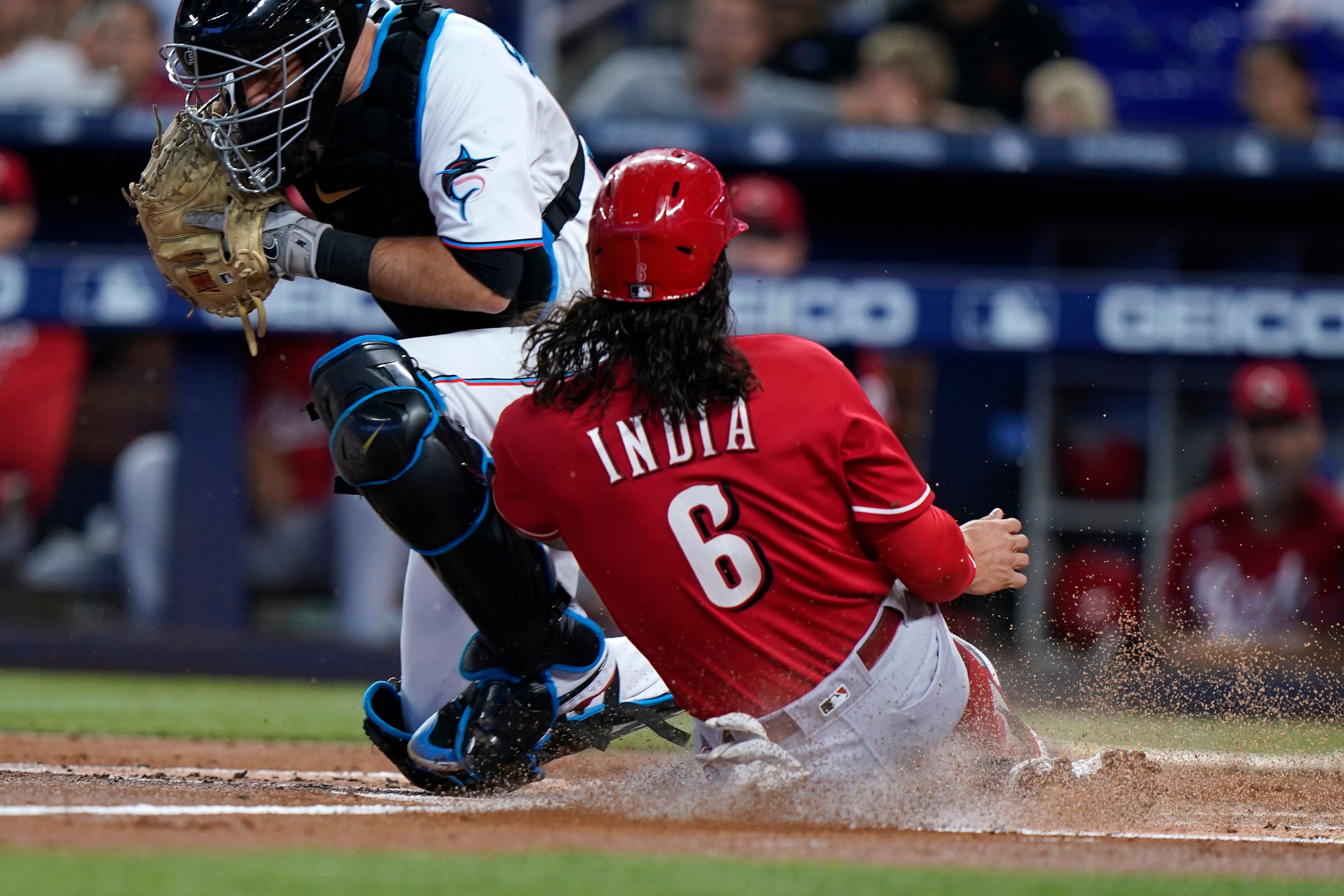 Realmuto, Wheeler lead Phils past Marlins 4-1 for 6th in row - The