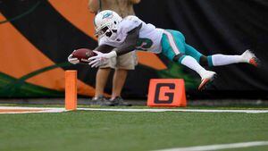 Flores says Dolphins playing undisciplined; Fuller out vs. Bucs with finger  injury