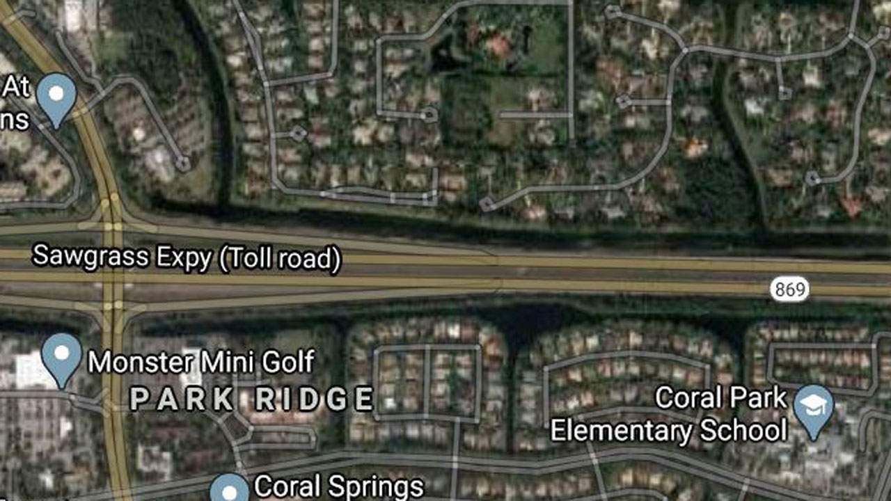 Small plane lands on Sawgrass Expressway in Broward