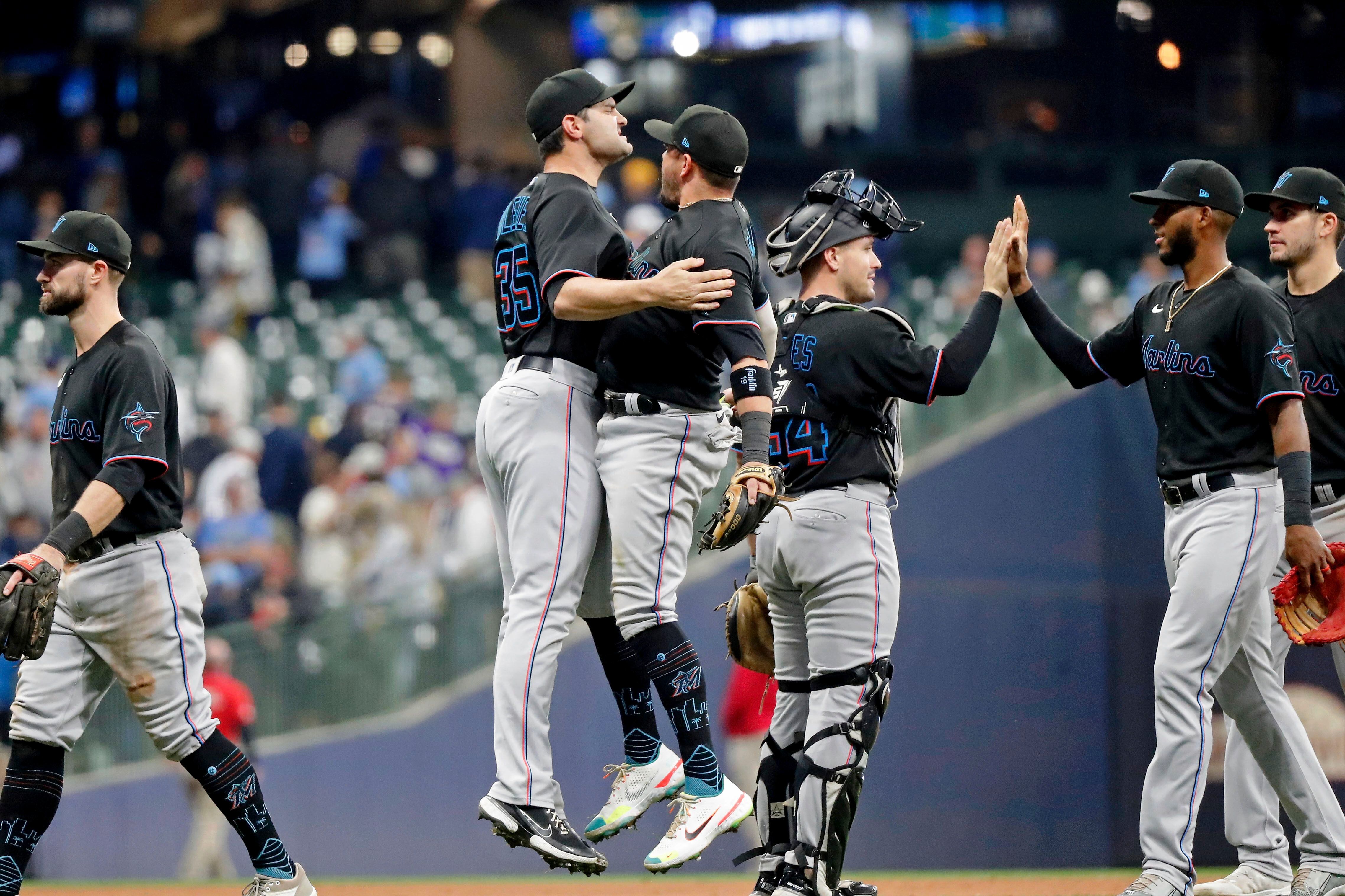 Braves clinch fifth straight NL East title in Miami - Fish Stripes