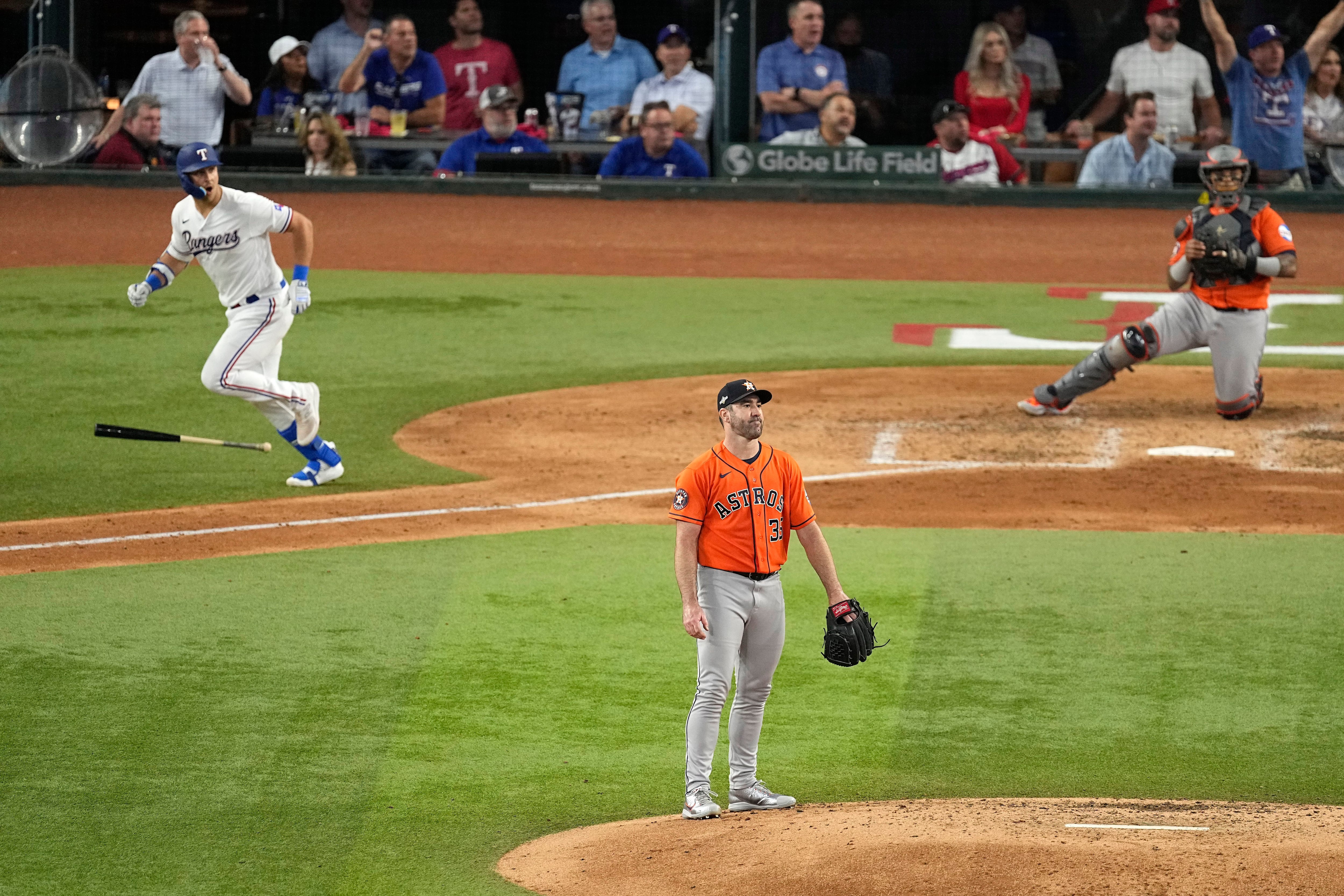 Altuve hits go-ahead homer in 9th, Astros take 3-2 lead over