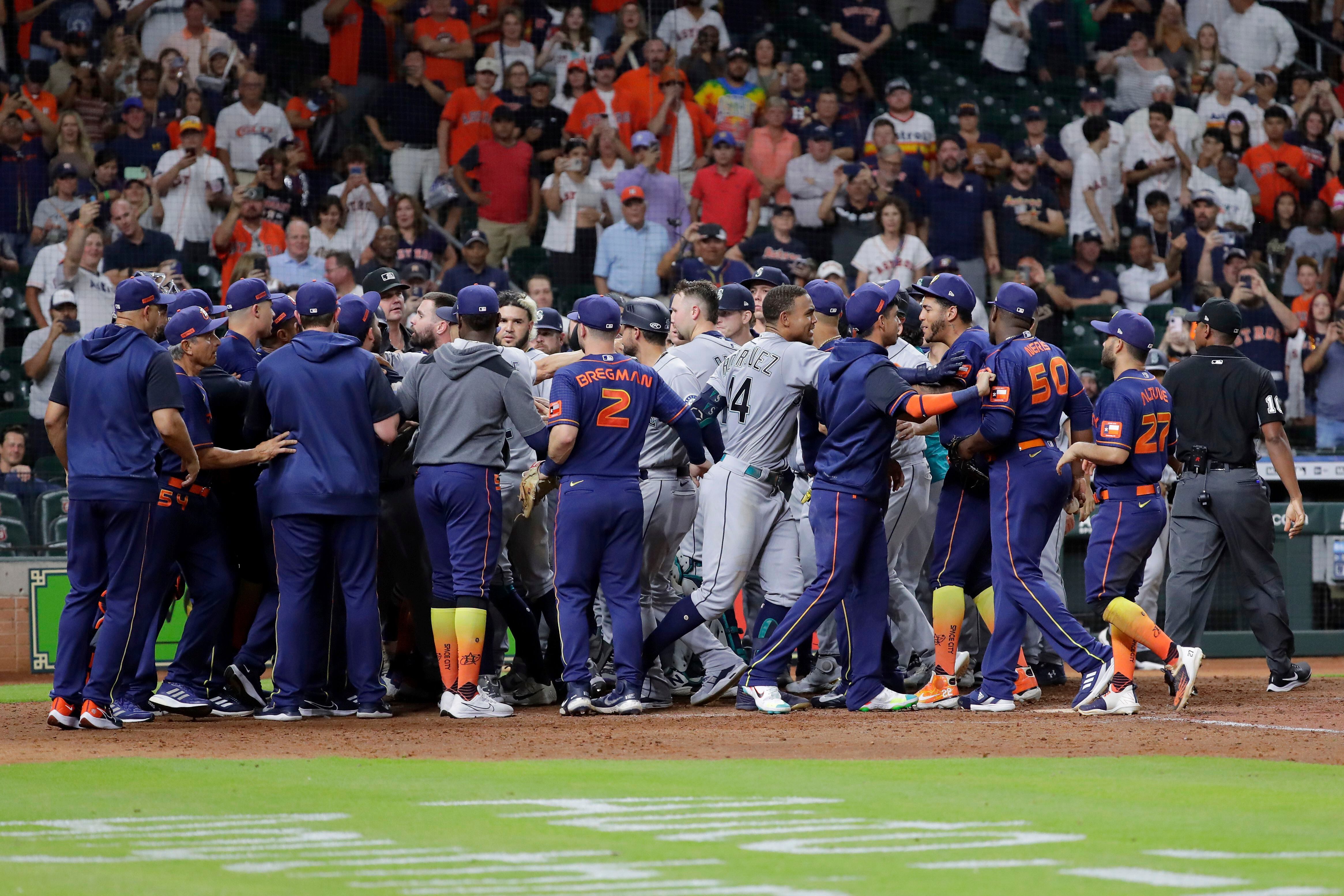Seattle Mariners Fans Upset Over Cheap Play By Houston Astros' Chas  McCormick - Fastball