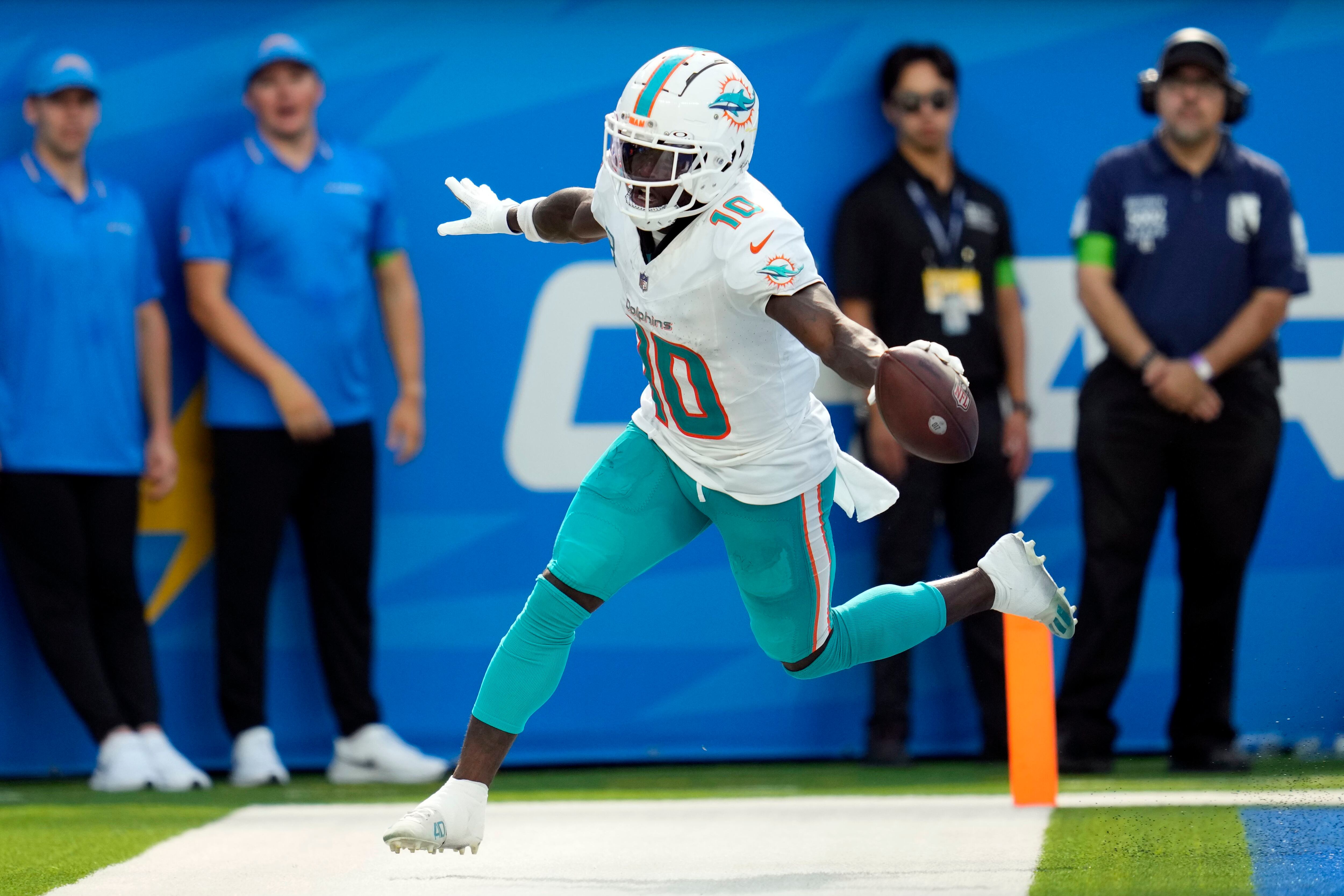 Dolphins defeat Chargers 36-34; Tua: 466 Pass Yds, 3 TD