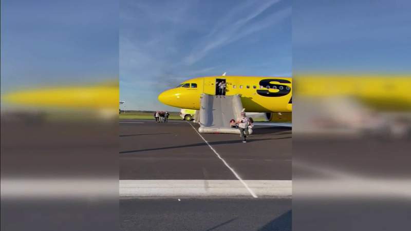 Spirit flight bound for Fort Lauderdale forced to evacuate after striking bird