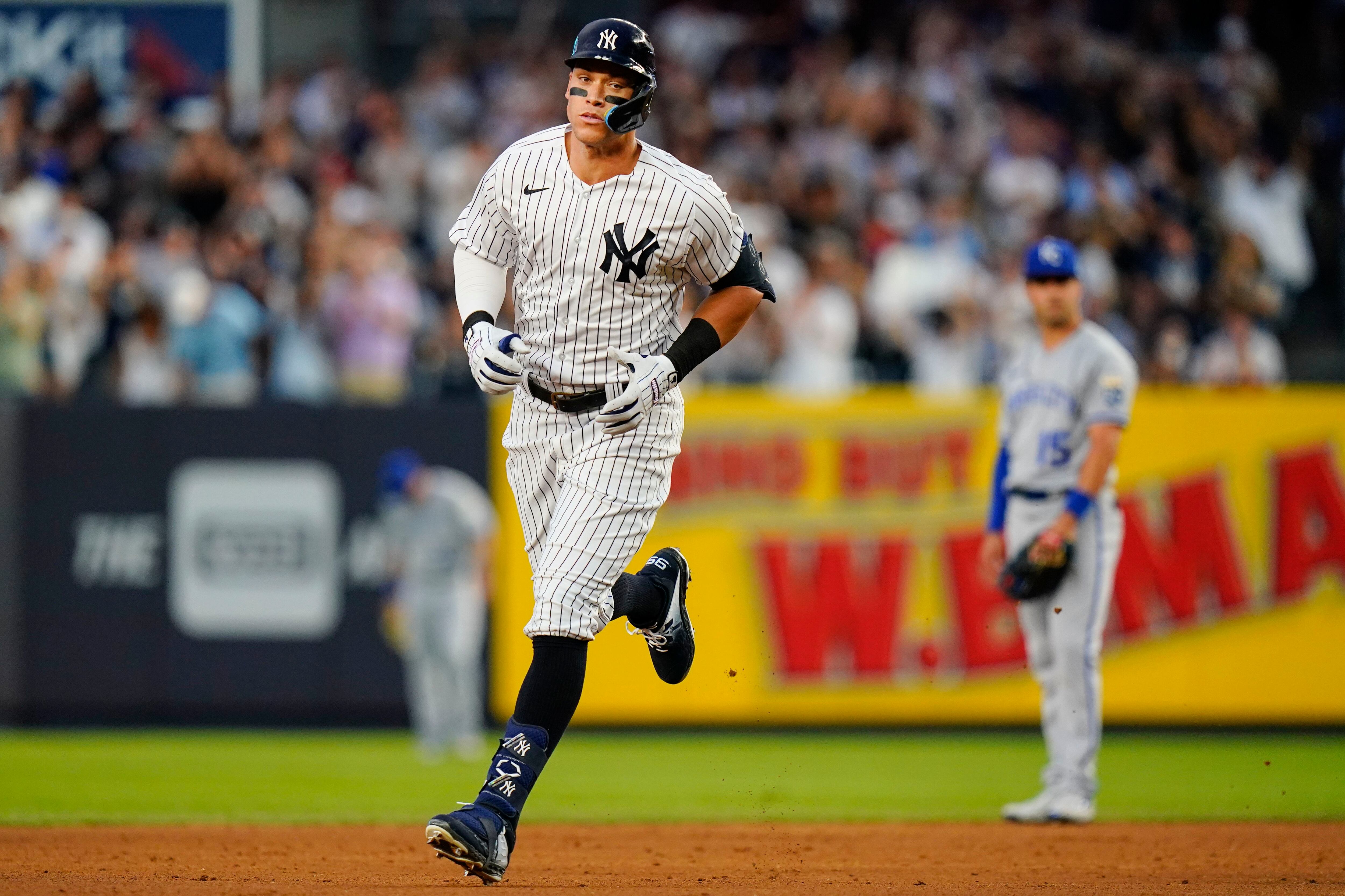 Yankees' manager Aaron Boone on reunion with recently released