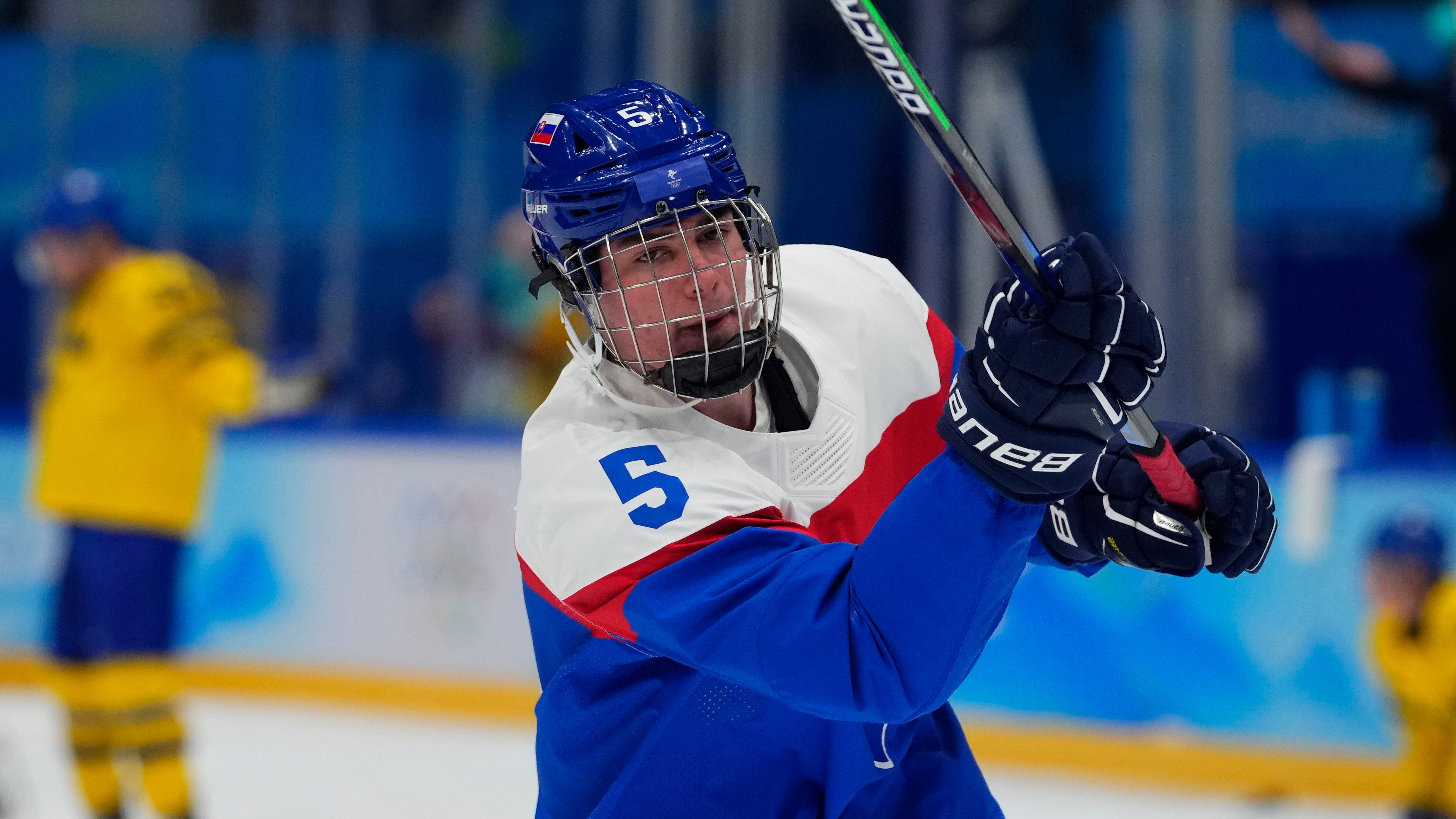 Canadiens select Slafkovsky with the No. 1 pick at the NHL draft