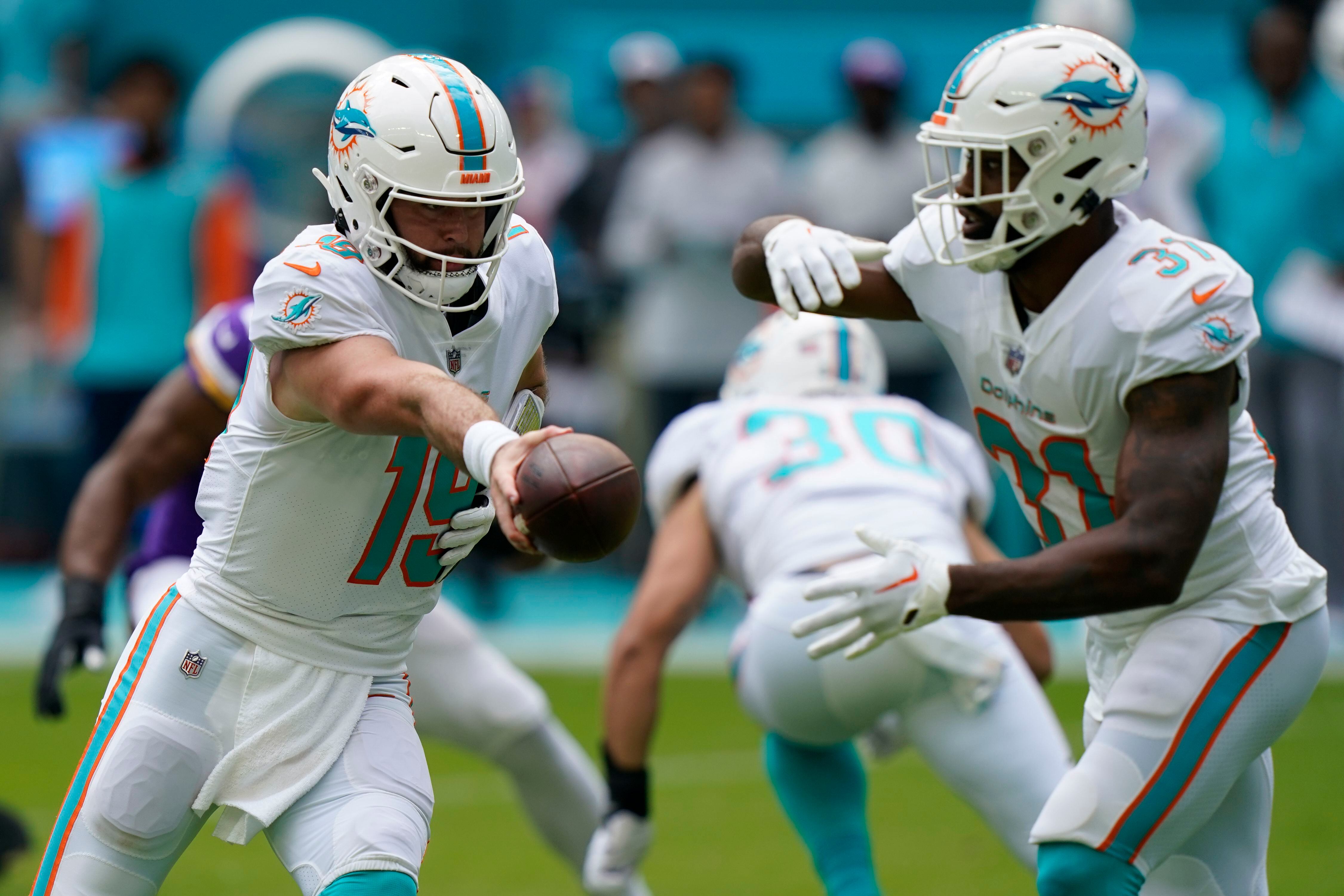 Dolphins survive scoreless 2nd half to beat Steelers