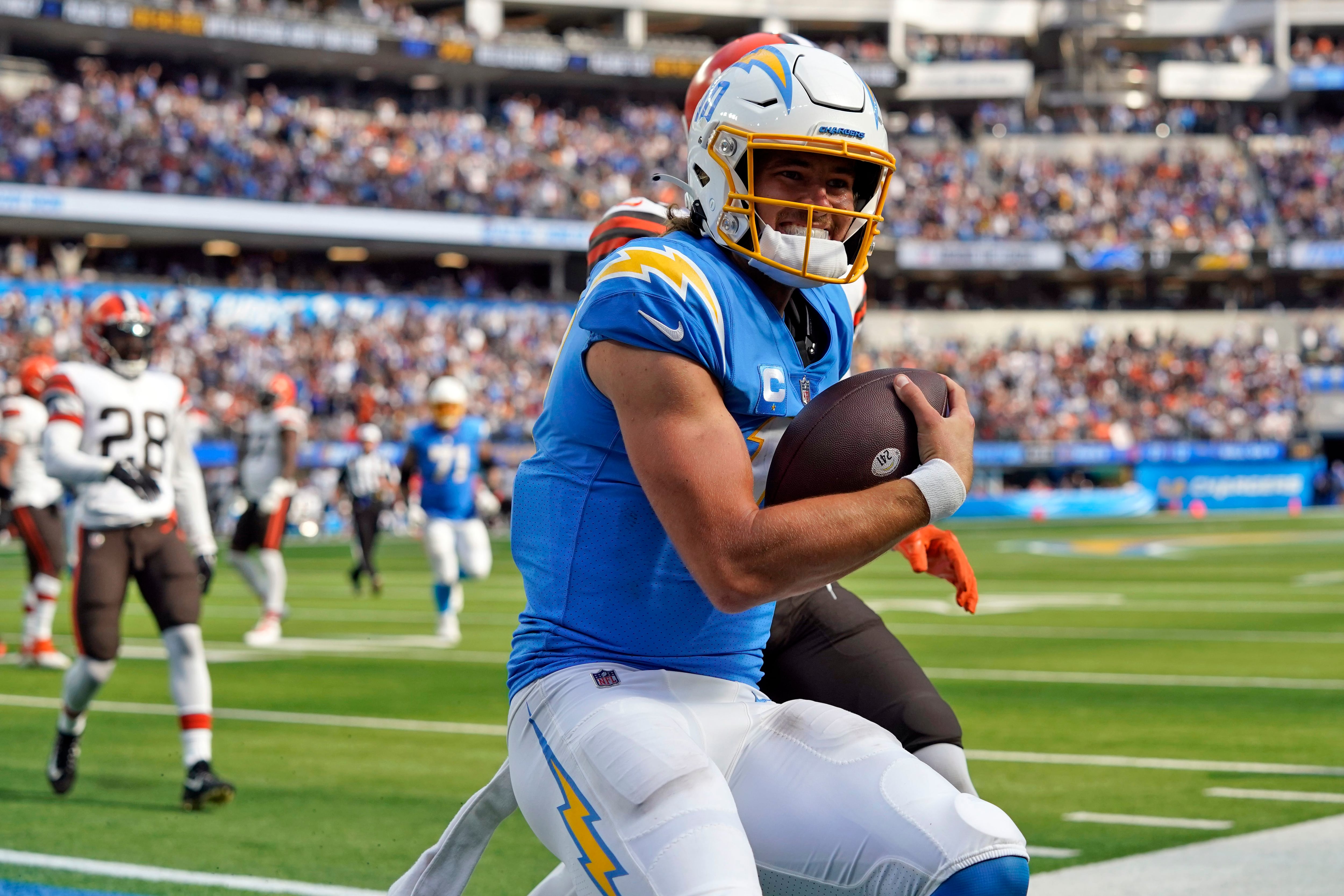 Herbert's 398 yards, Ekeler 3 TDs lead Chargers over Browns – KXAN Austin