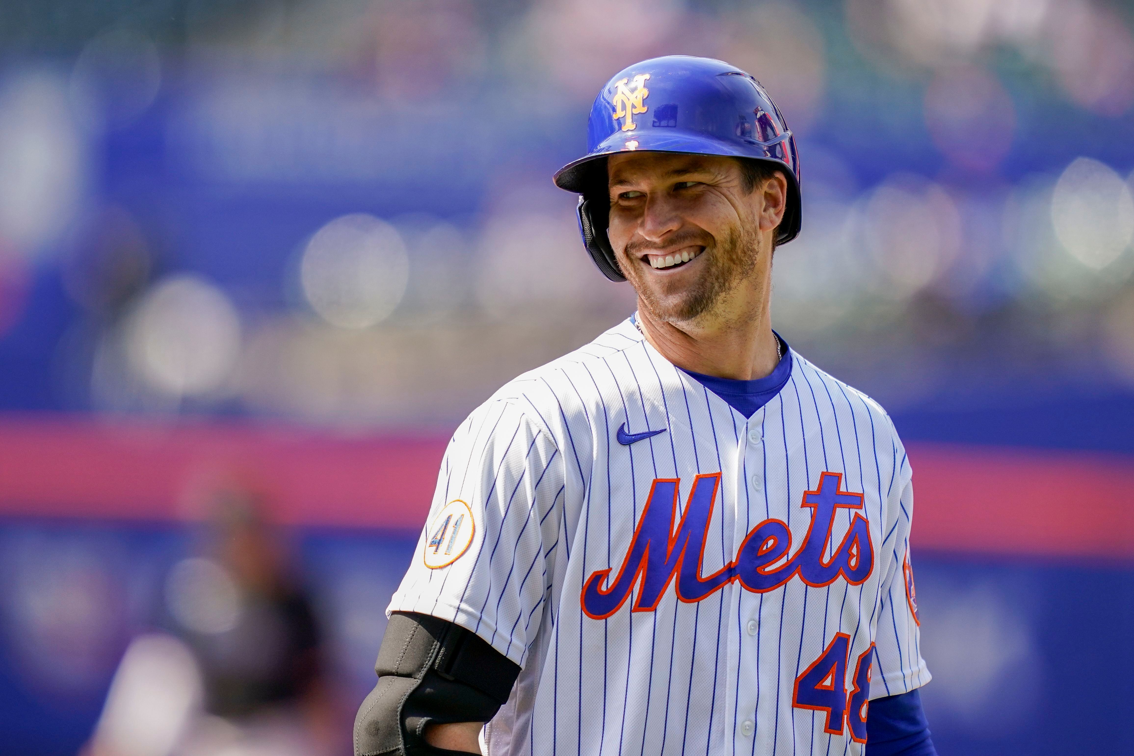 Chisholm homers off deGrom, Marlins beat Mets 3-0