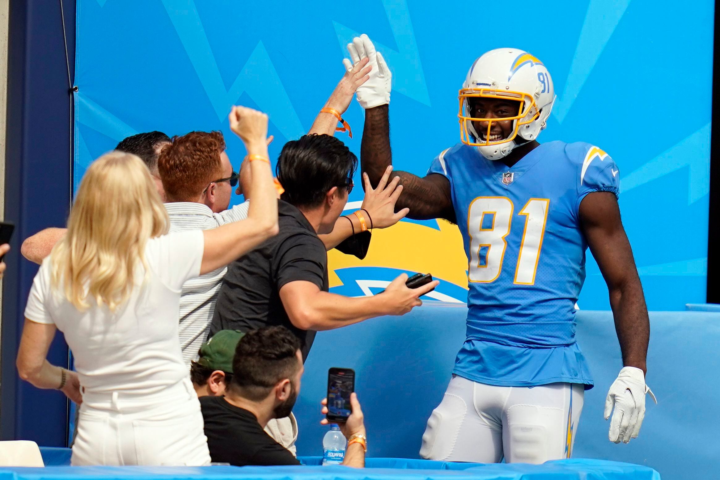 Sunday Replay: Los Angeles Chargers beat Cleveland Browns 47-42