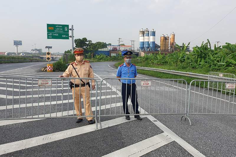 Vietnam locks down capital Hanoi for 15 days as cases rise