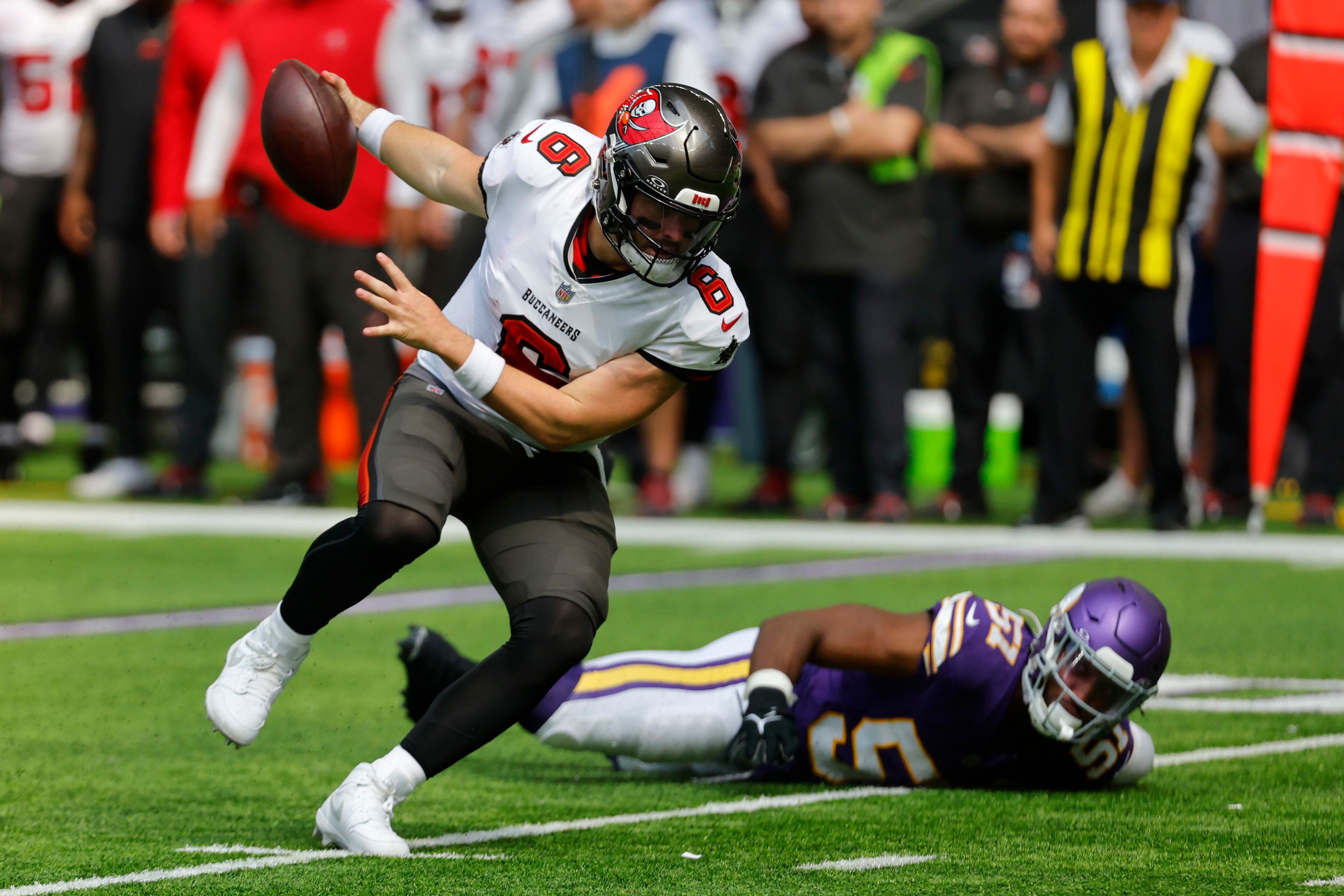 VIDEO: Buccaneers' QB Baker Mayfield Suffers Nasty Late Hit From Saints -  Tampa Bay Buccaneers, BucsGameday