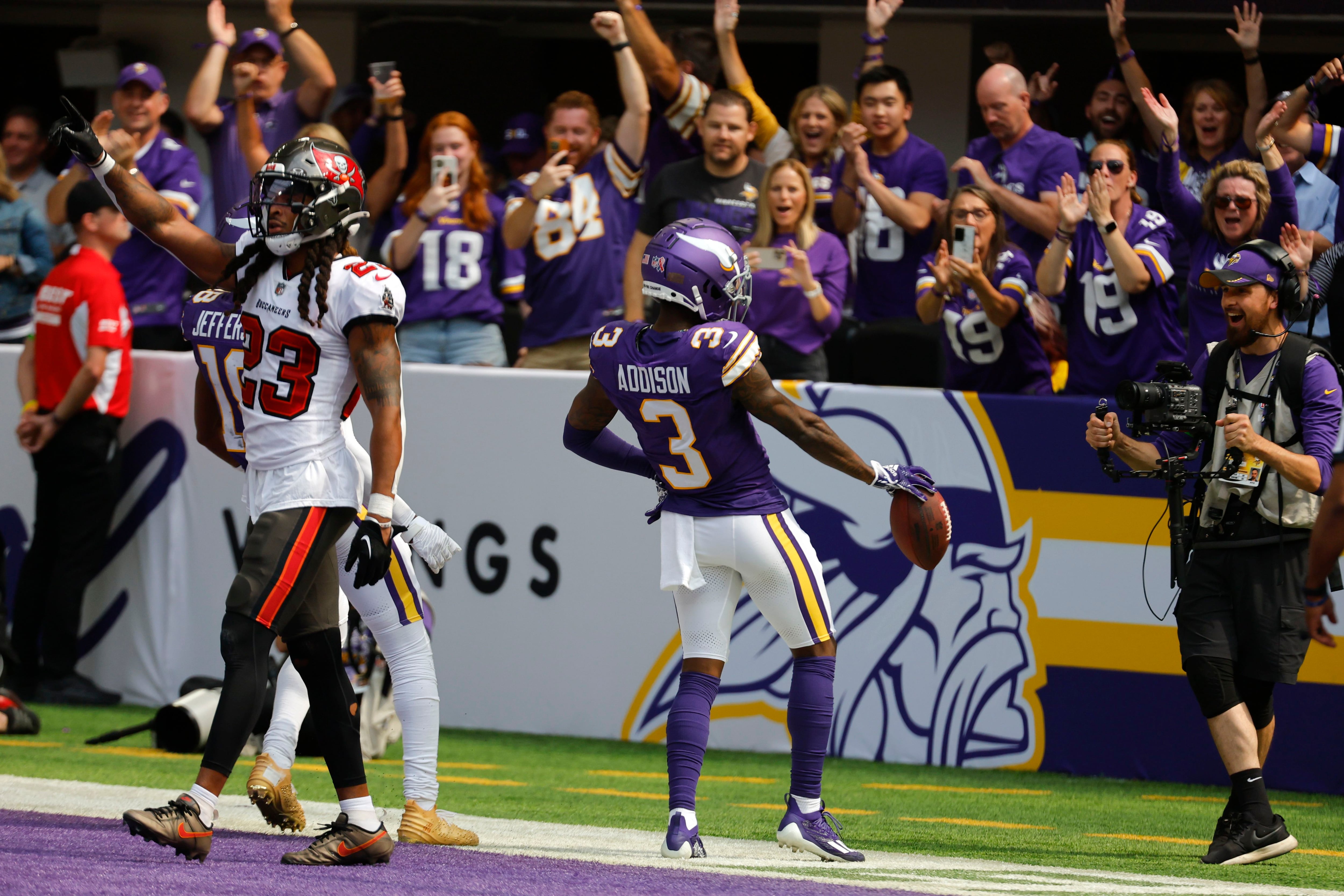 Buccaneers top Vikings 20-17 in home opener, as Baker Mayfield