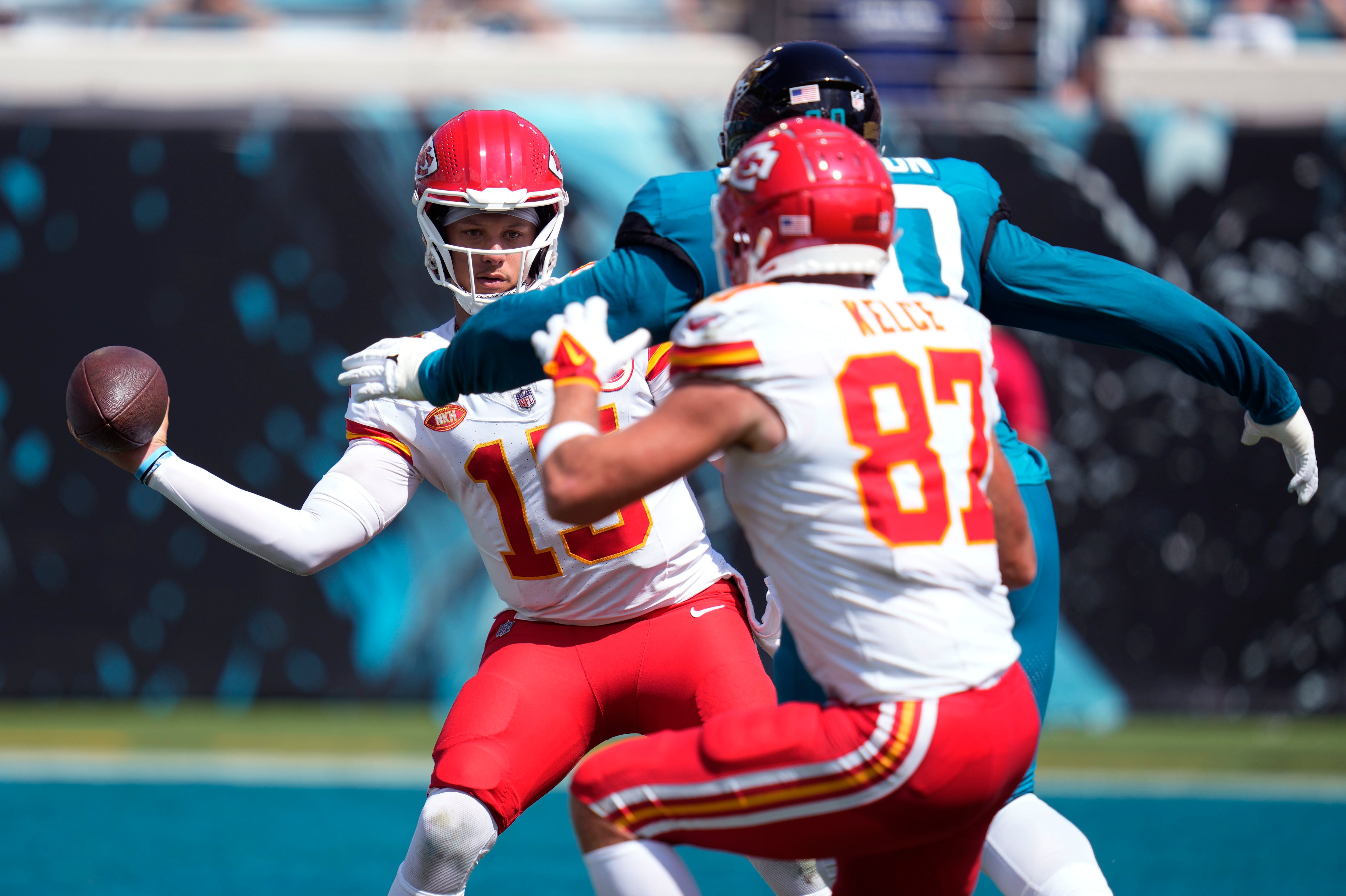 Chiefs' DT Chris Jones makes major statement in return to Chiefs