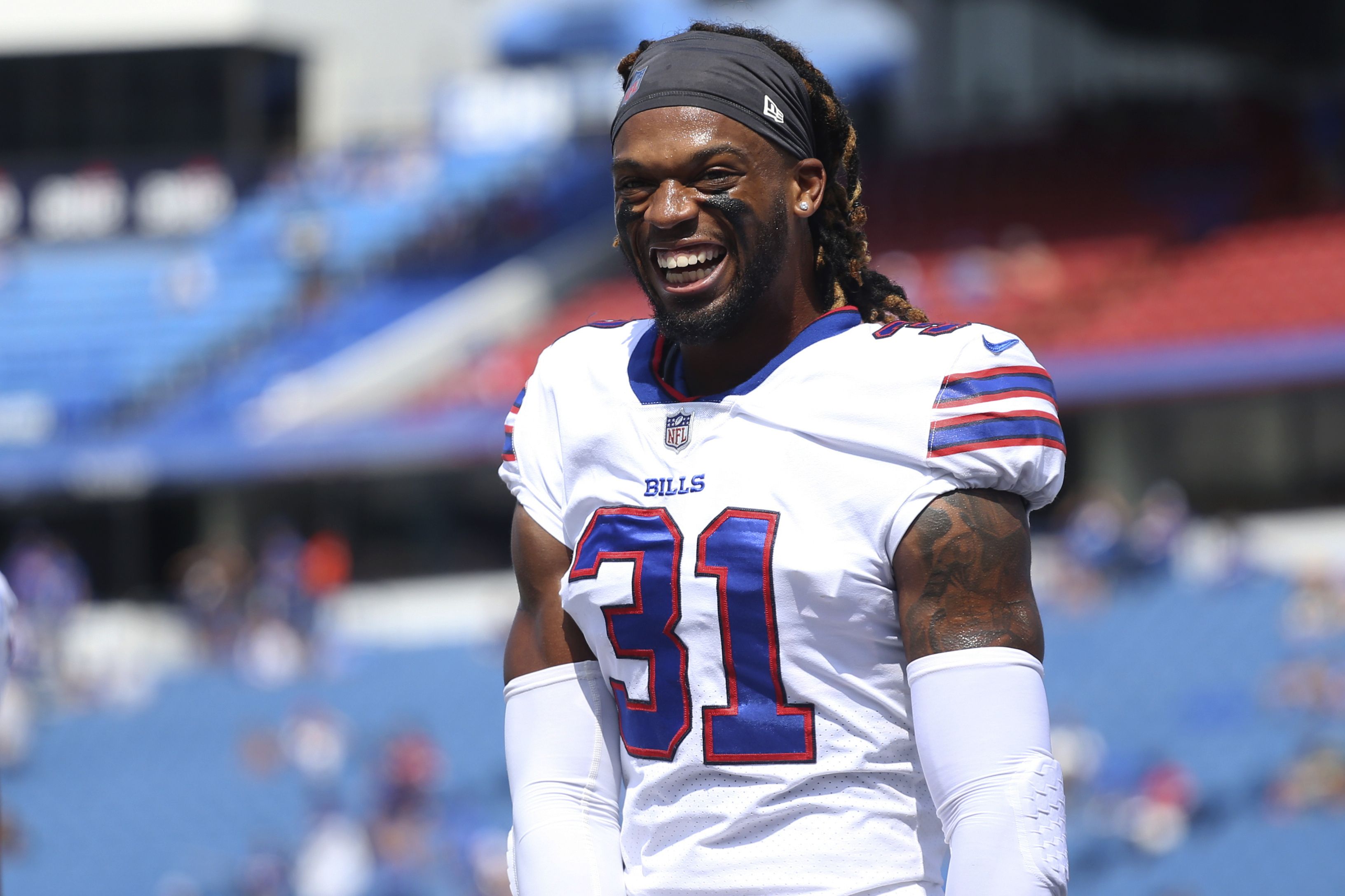 Bills honor Damar Hamlin; open game vs. Patriots with kickoff return TD