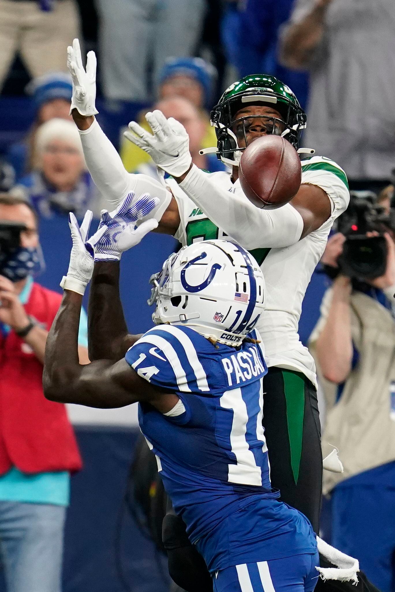 Taylor, ground game help Colts find easy path past Jets - Seattle Sports