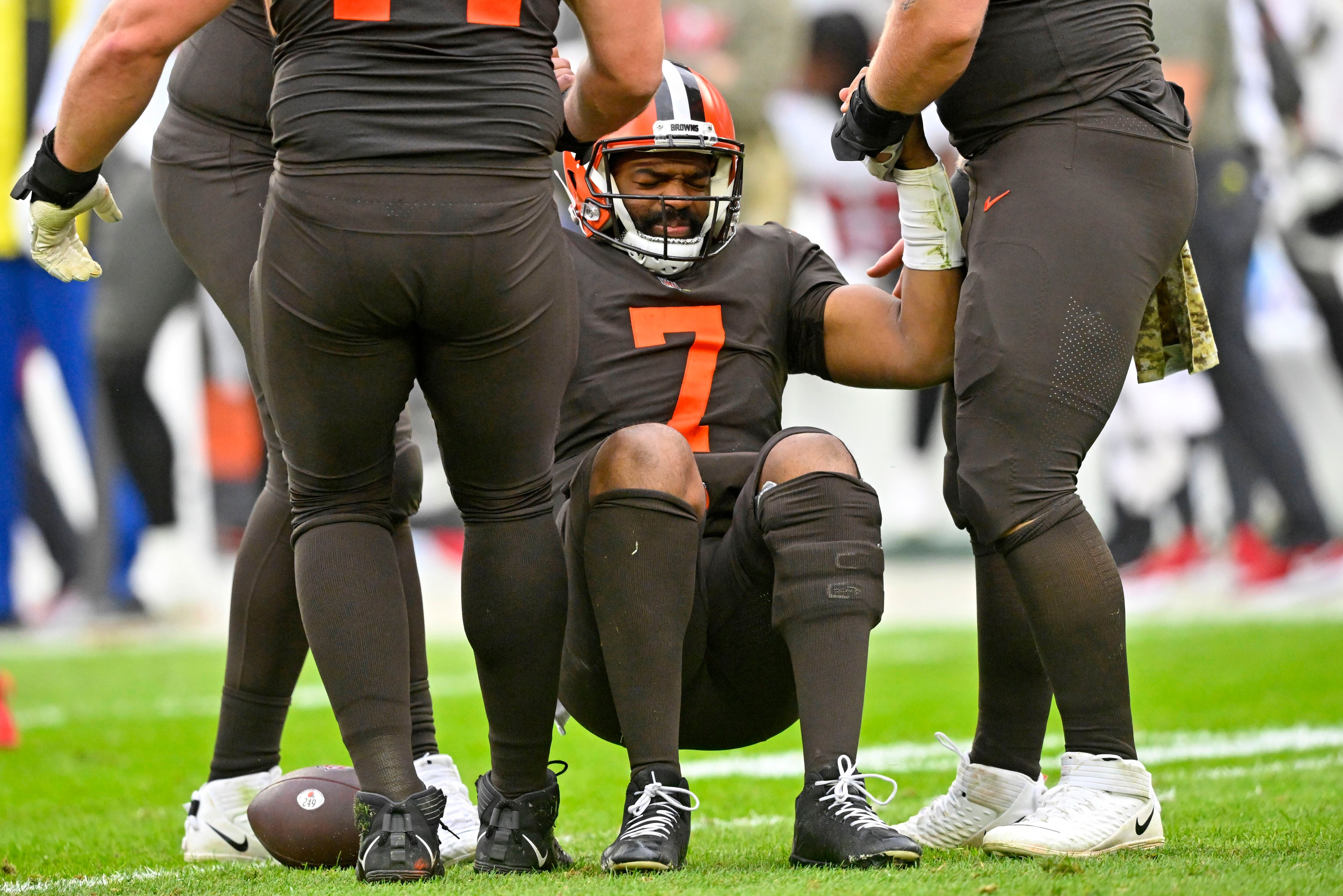 Chubb's TD run in OT powers Browns past Brady, Bucs 23-17