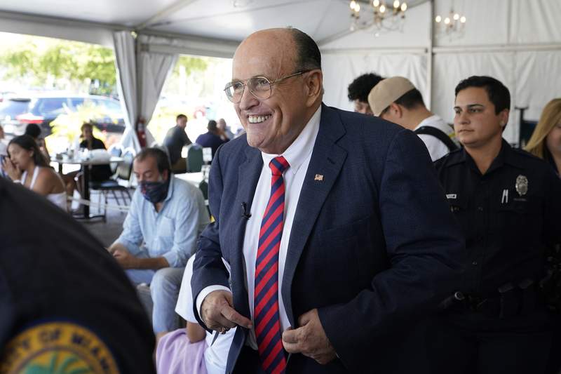 Watchdog: No evidence Giuliani had Clinton probe inside info