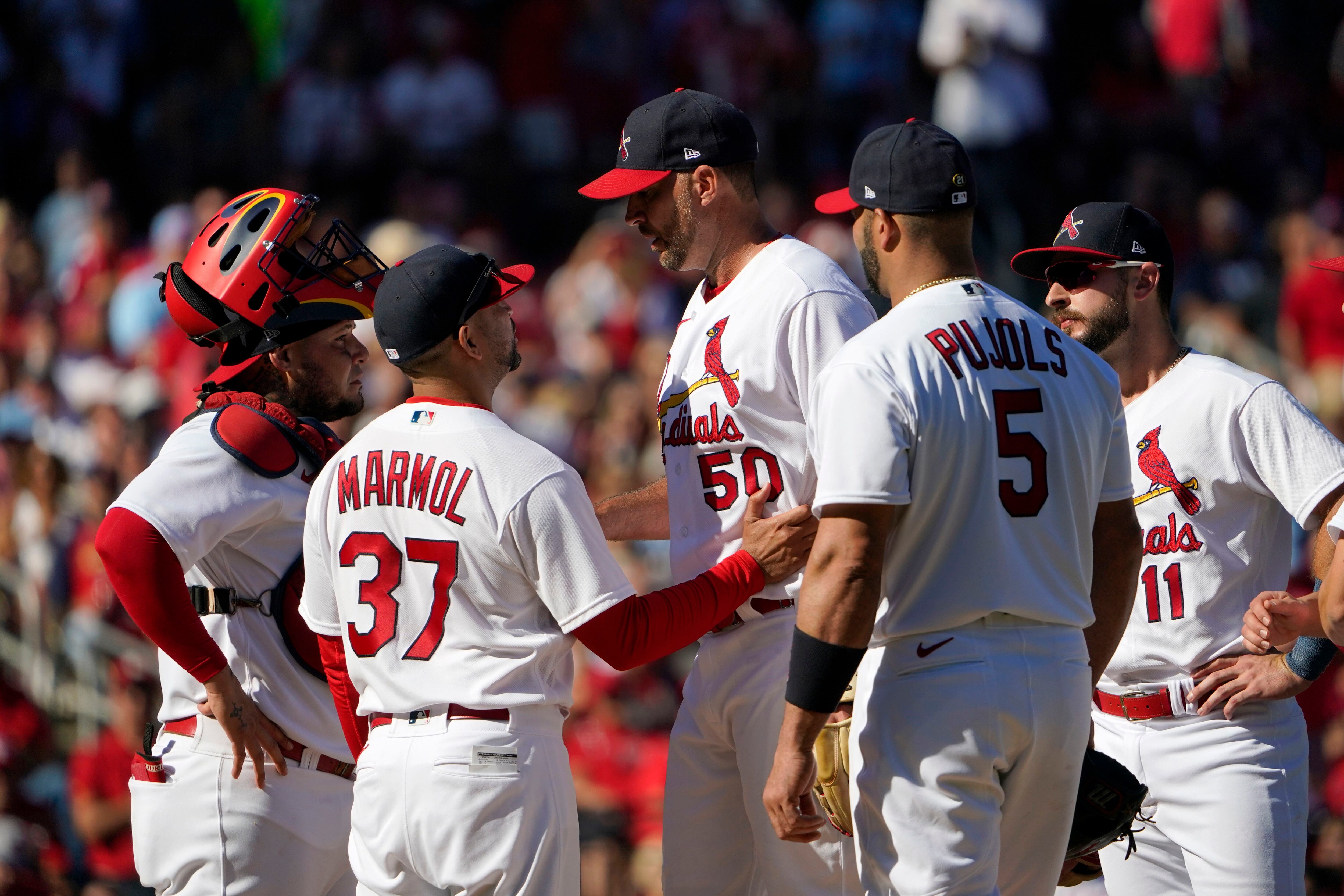 Wainwright, Knizner to IL in flurry of Cardinals roster moves Wednesday