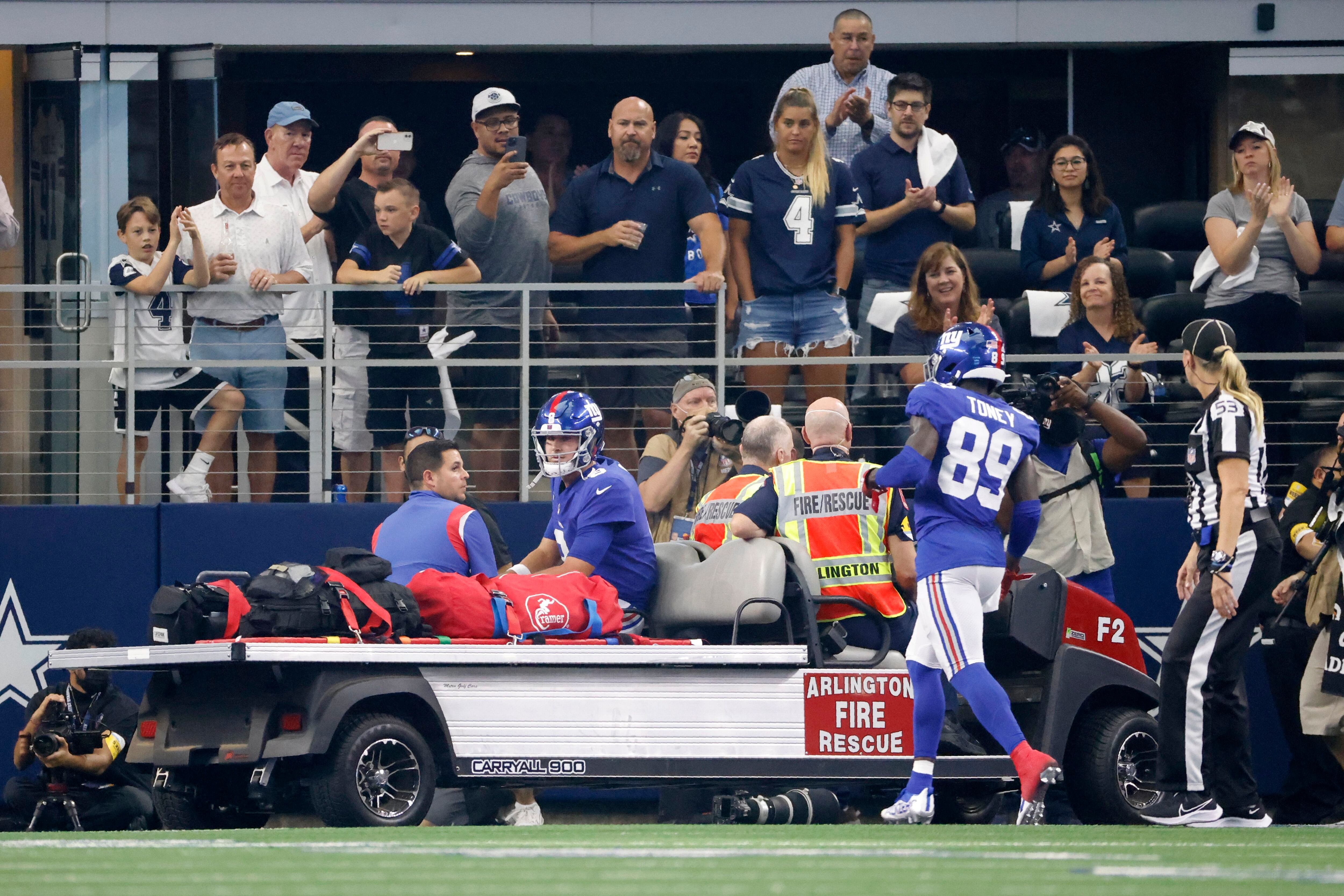 New York Giants on X: Injury Update: Daniel Jones is ruled Out with a  concussion. Kenny Golladay is ruled Out with a knee injury.   / X