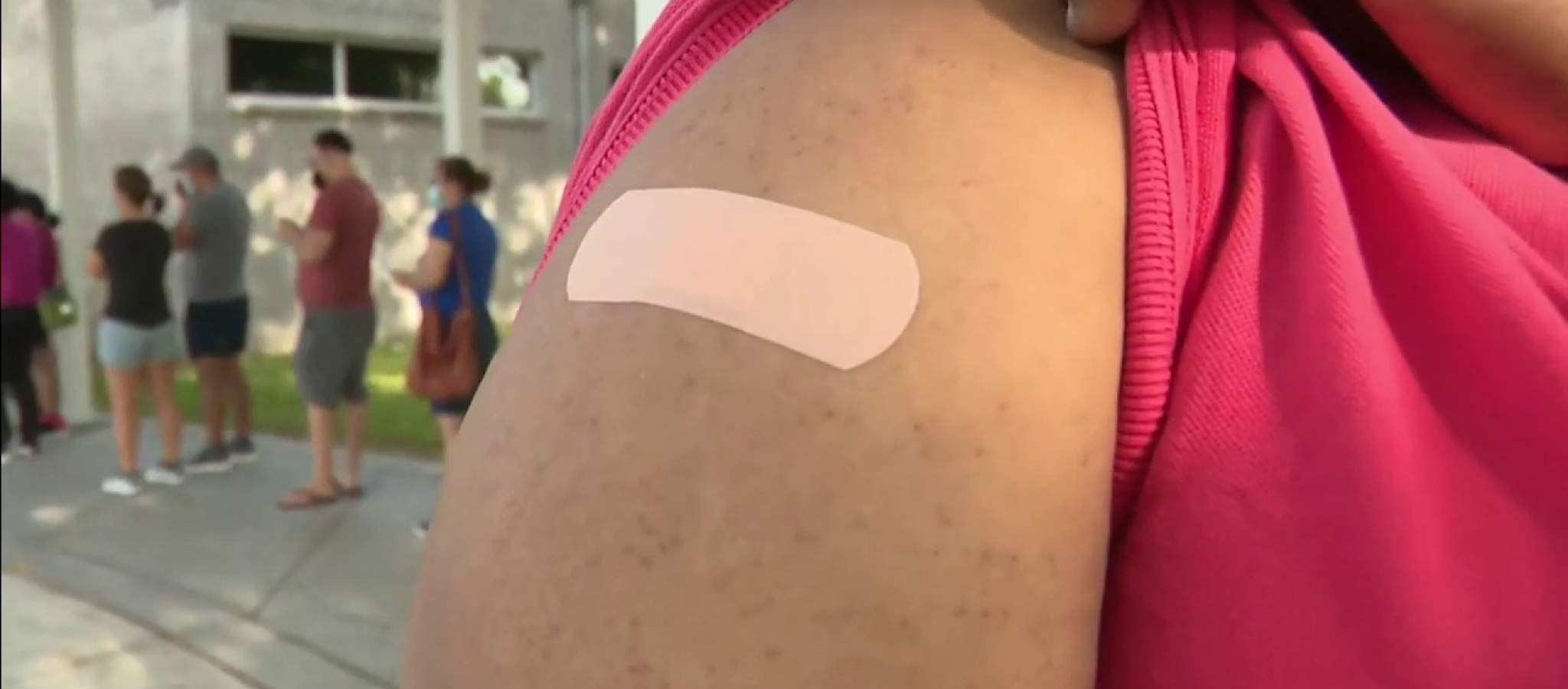 Hundreds receive 1st COVID-19 vaccine dose at temporary sites in Cutler Bay, Miami’s Model City