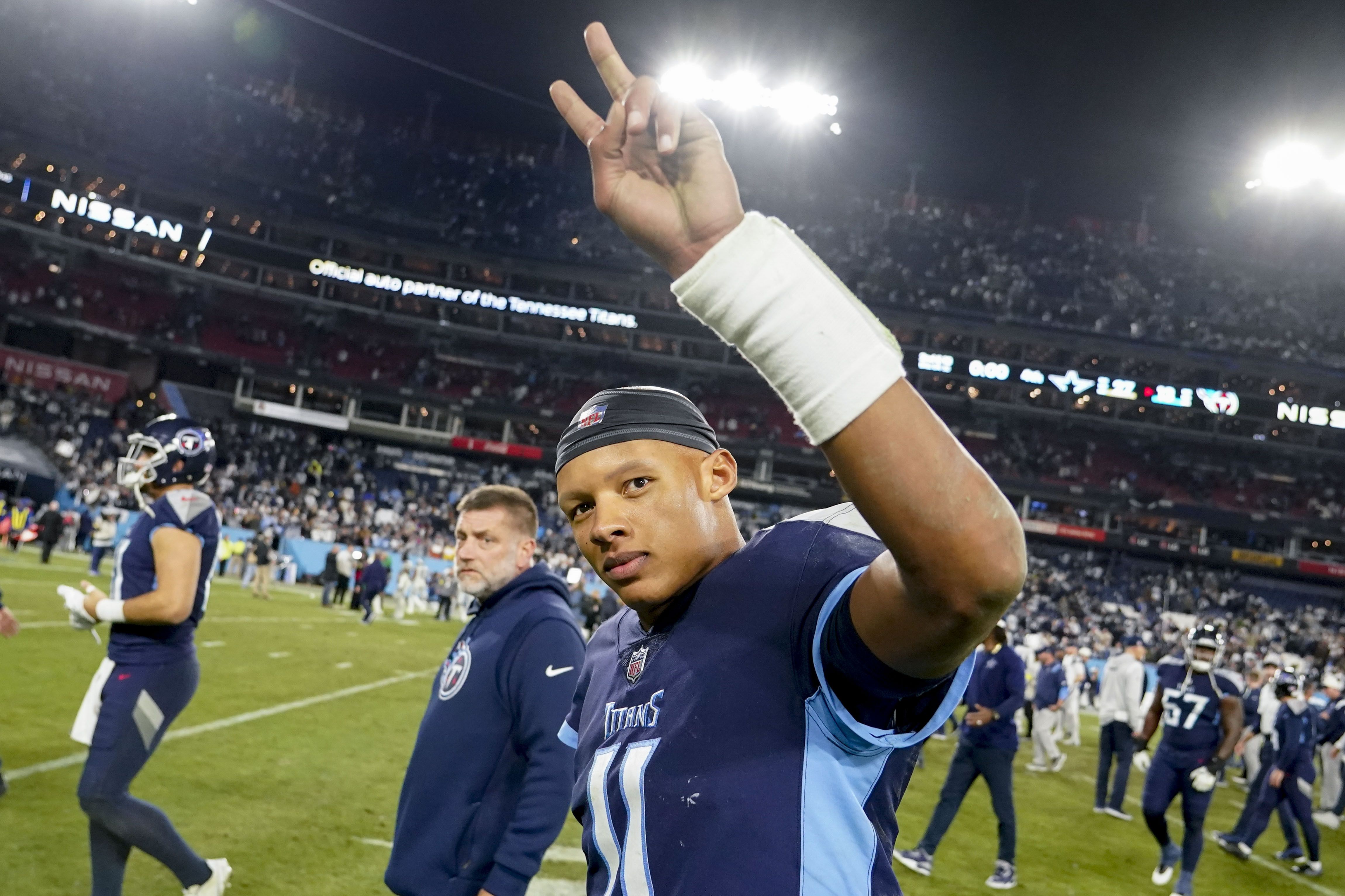 Opening Kickoff - Dallas Cowboys at Tennessee Titans - Nis…