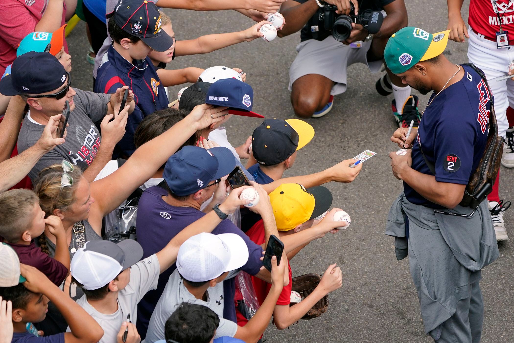 Kids Again: Red Sox, Orioles cardboard race Little Leaguers