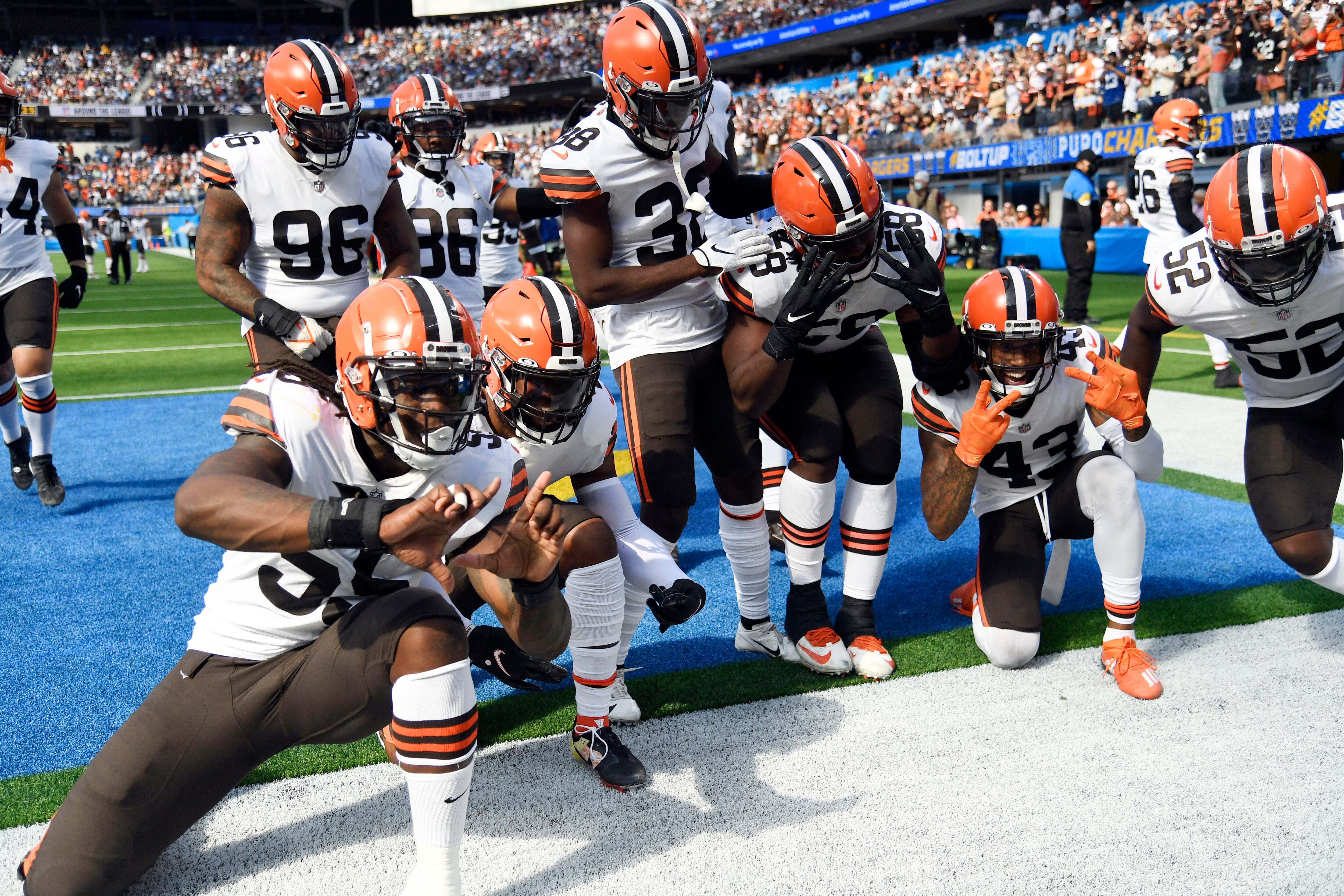 WATCH: Baker Mayfield hits tight end David Njoku for 71-yard