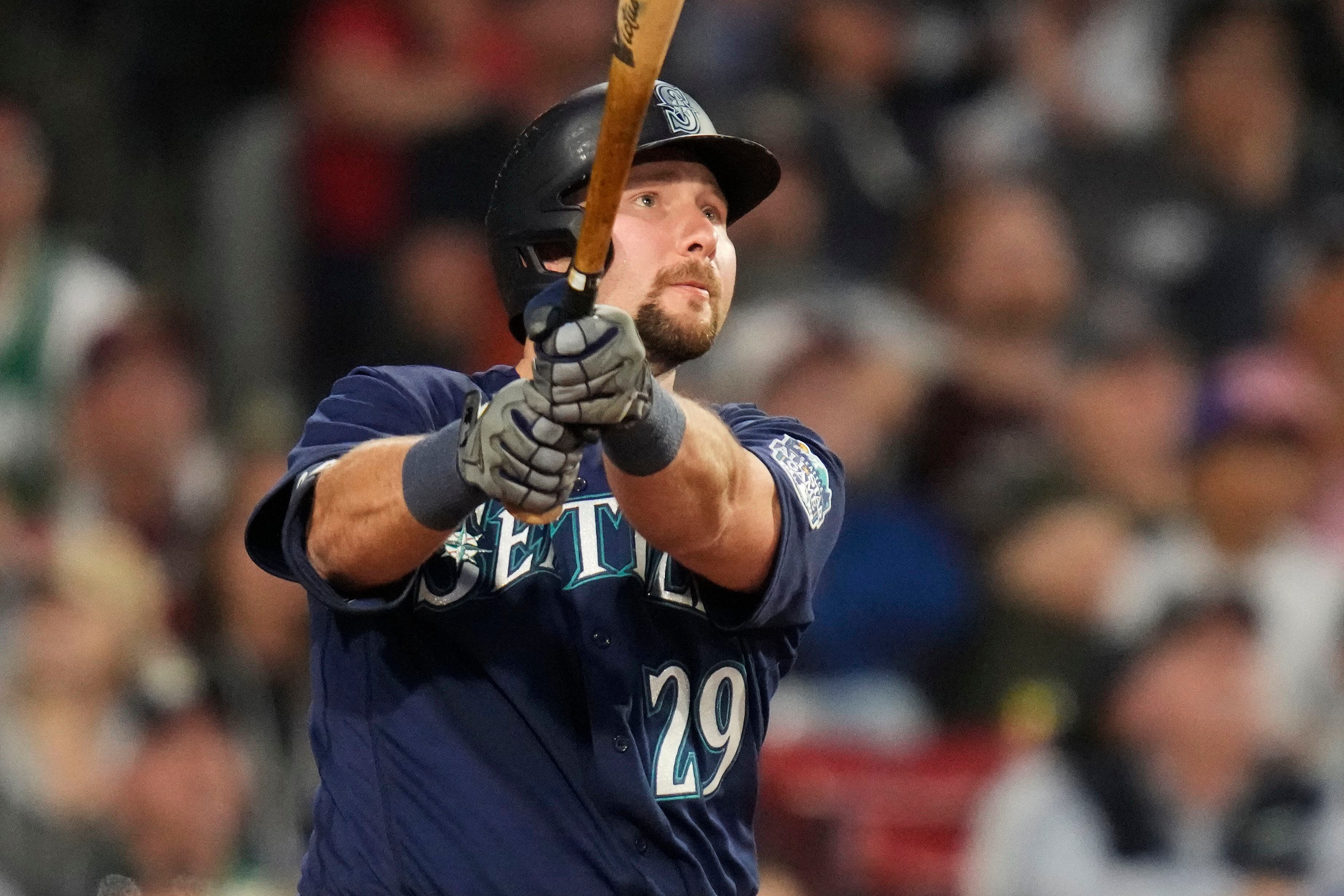 LOOK: Mariners' Julio Rodriguez celebrates with large trident after hitting  home run 