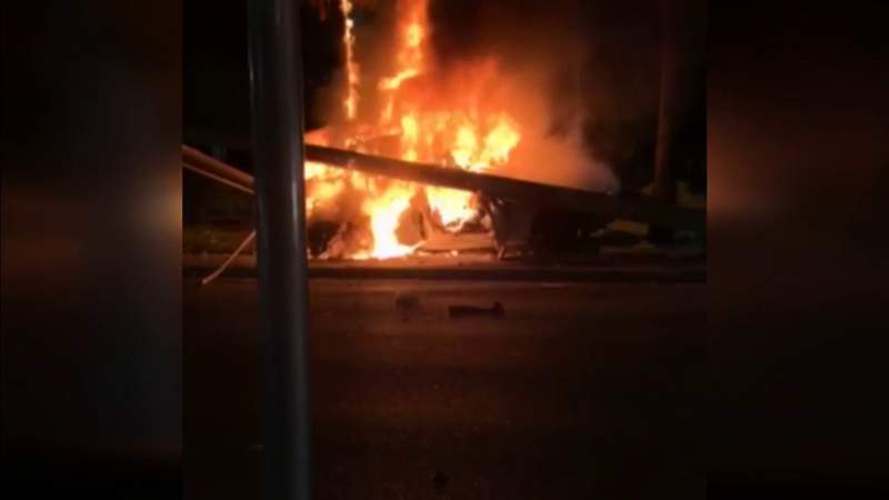 Driver injured, passenger killed in fiery crash in Fort Lauderdale