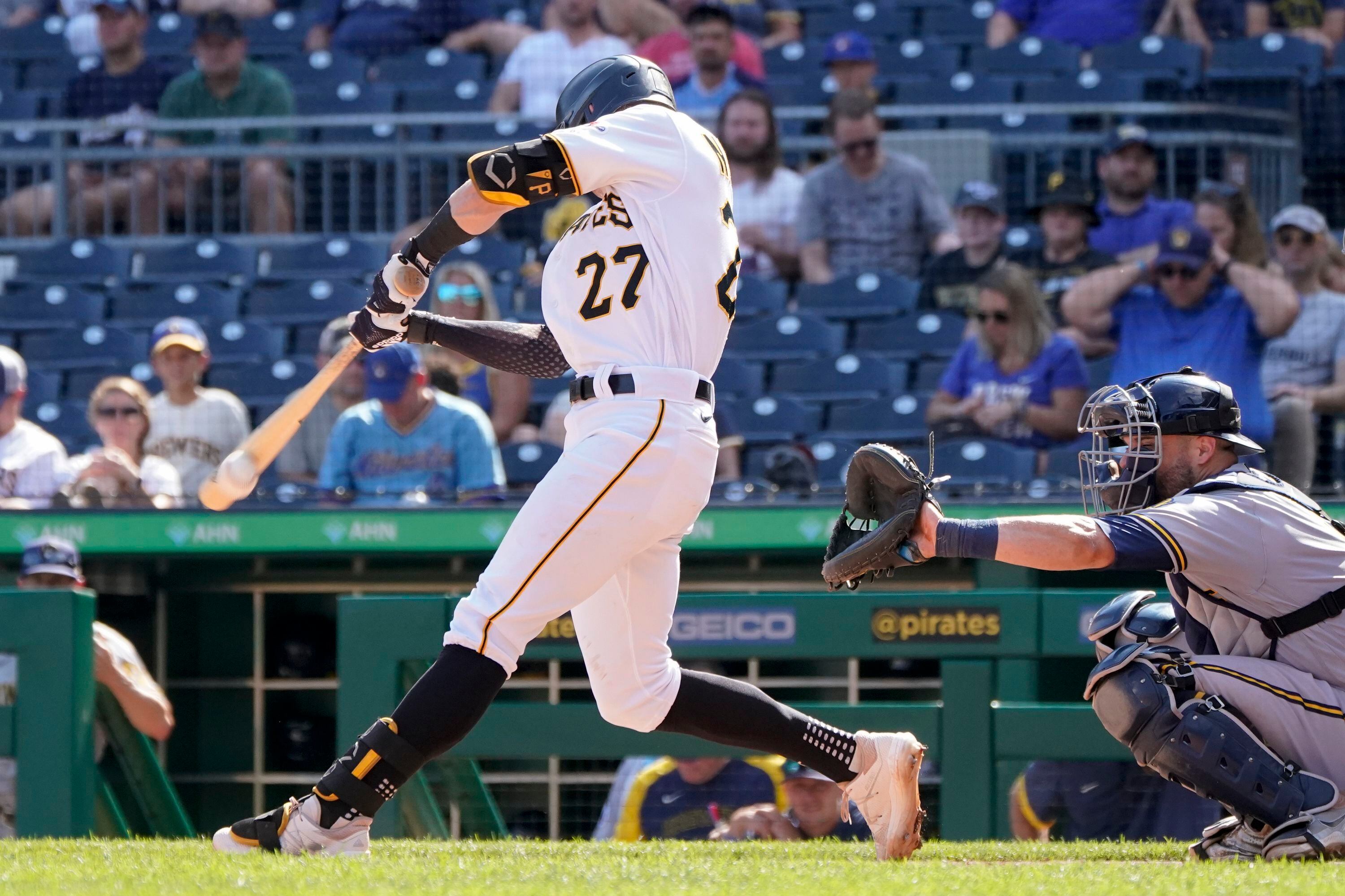 Pirates trade All-Star 2B Frazier to Padres