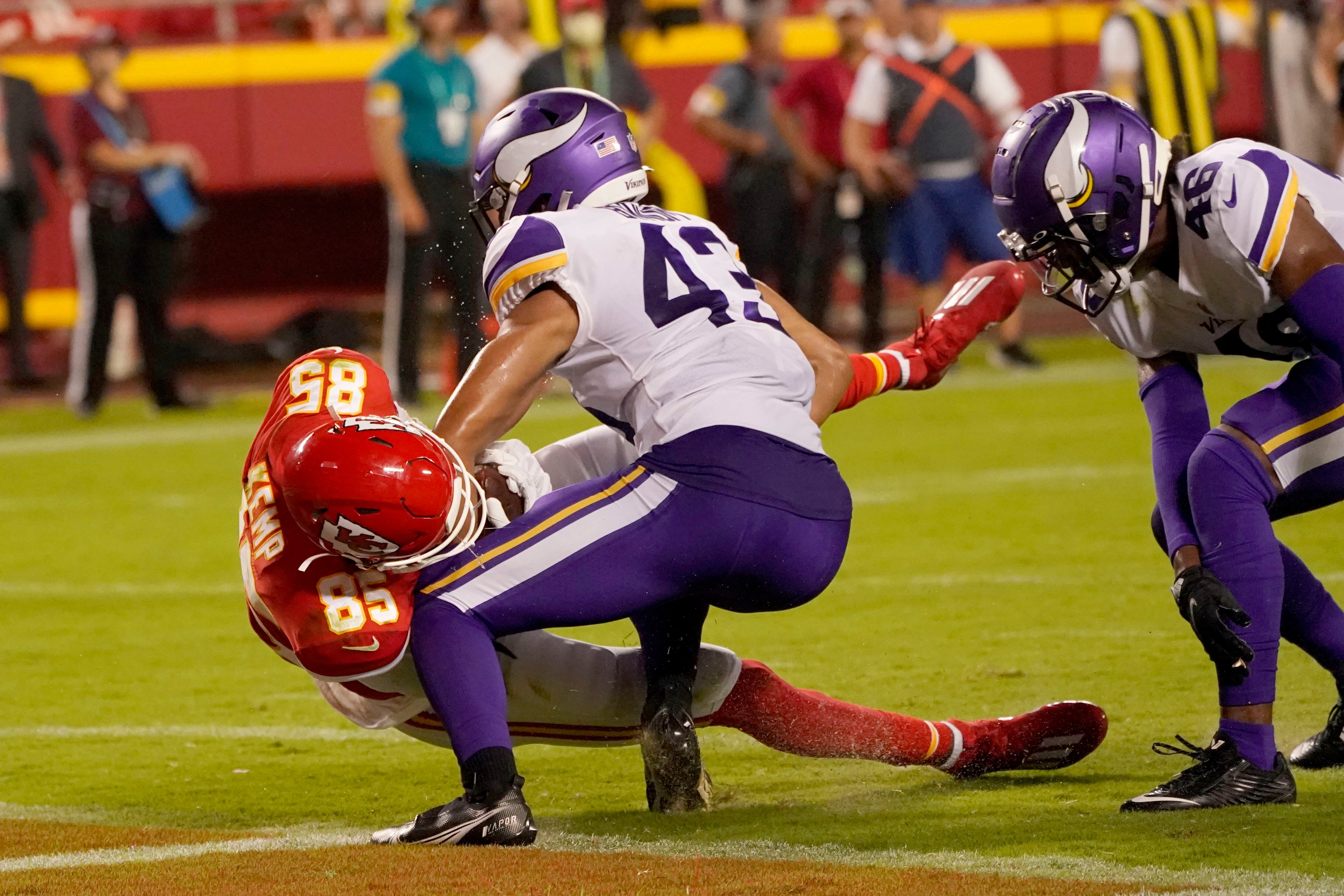 Mahomes sharp as Chiefs roll to victory over Vikings