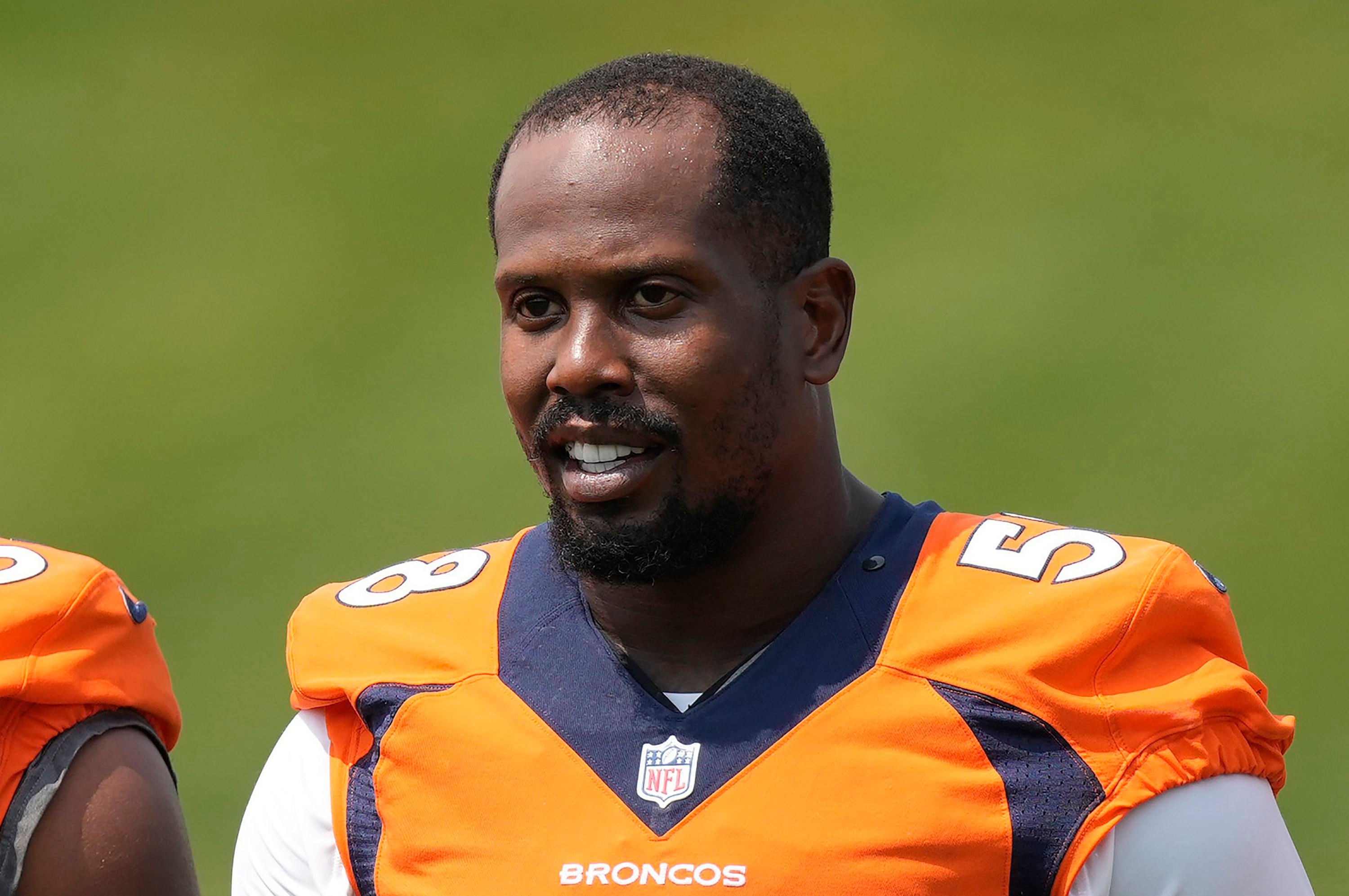 Monday's NFL: Denver Broncos trade star Von Miller to Los Angeles Rams