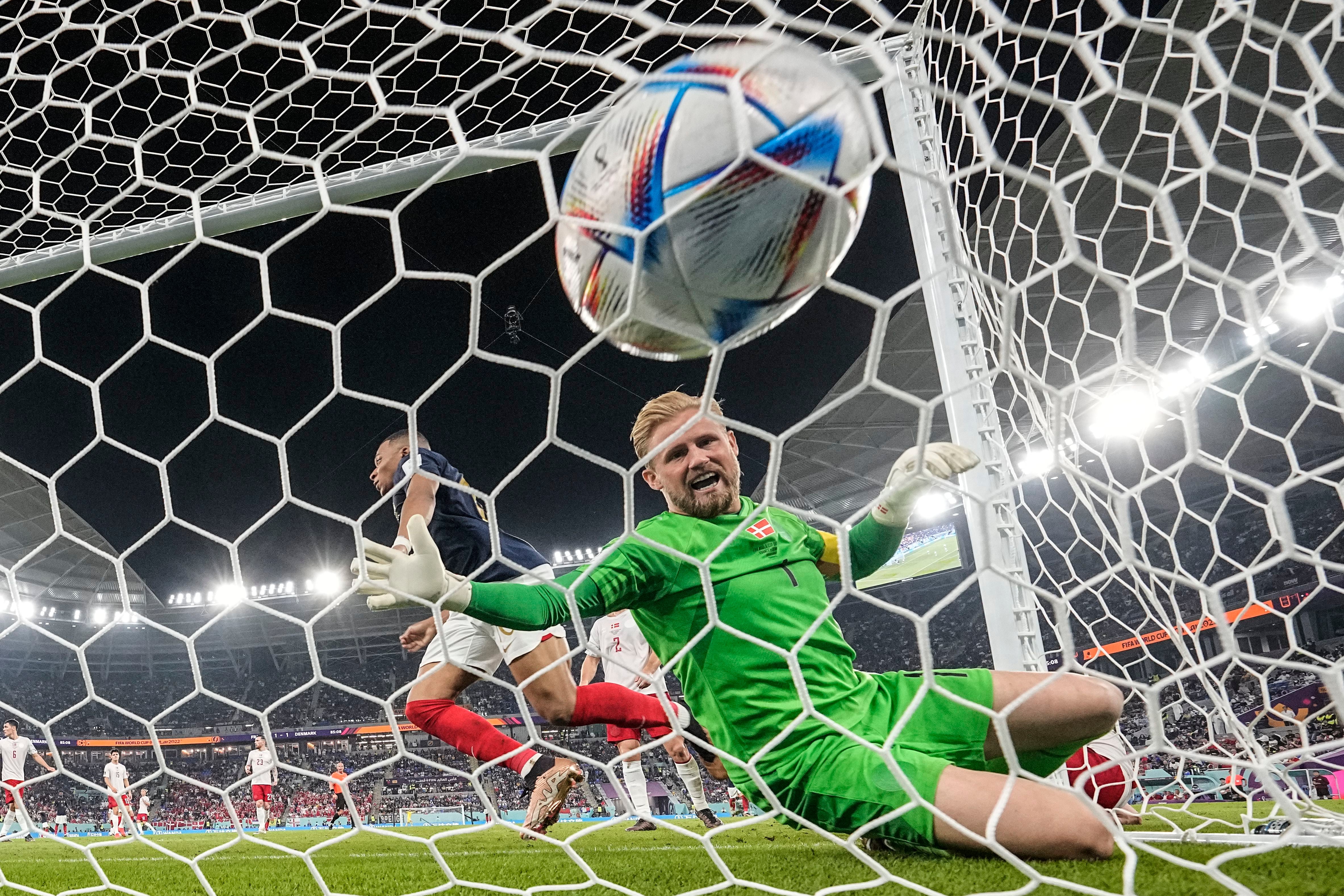 Mbappe scores 2, France reaches knockout stage of World Cup